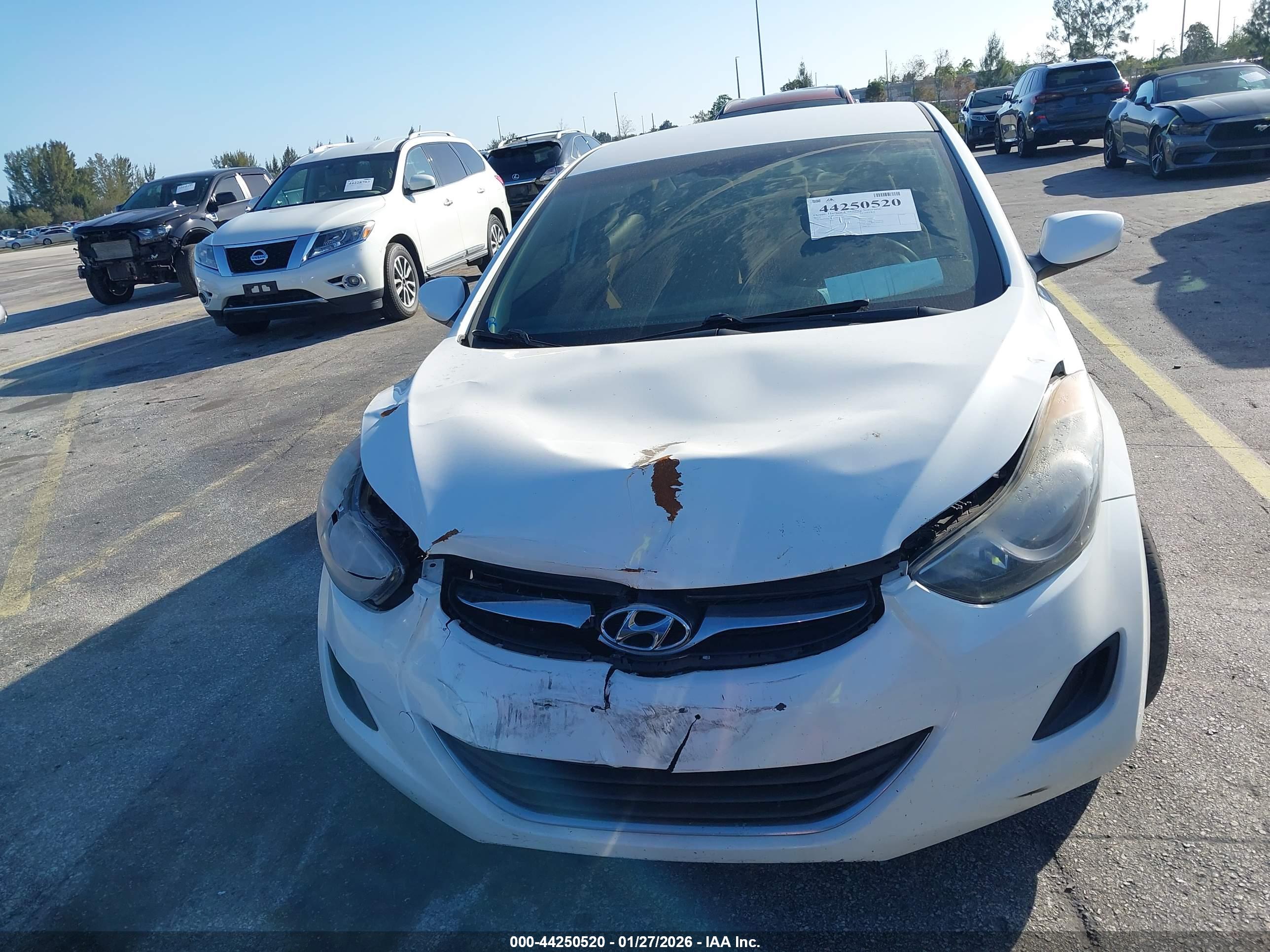 HYUNDAI ELANTRA image 6