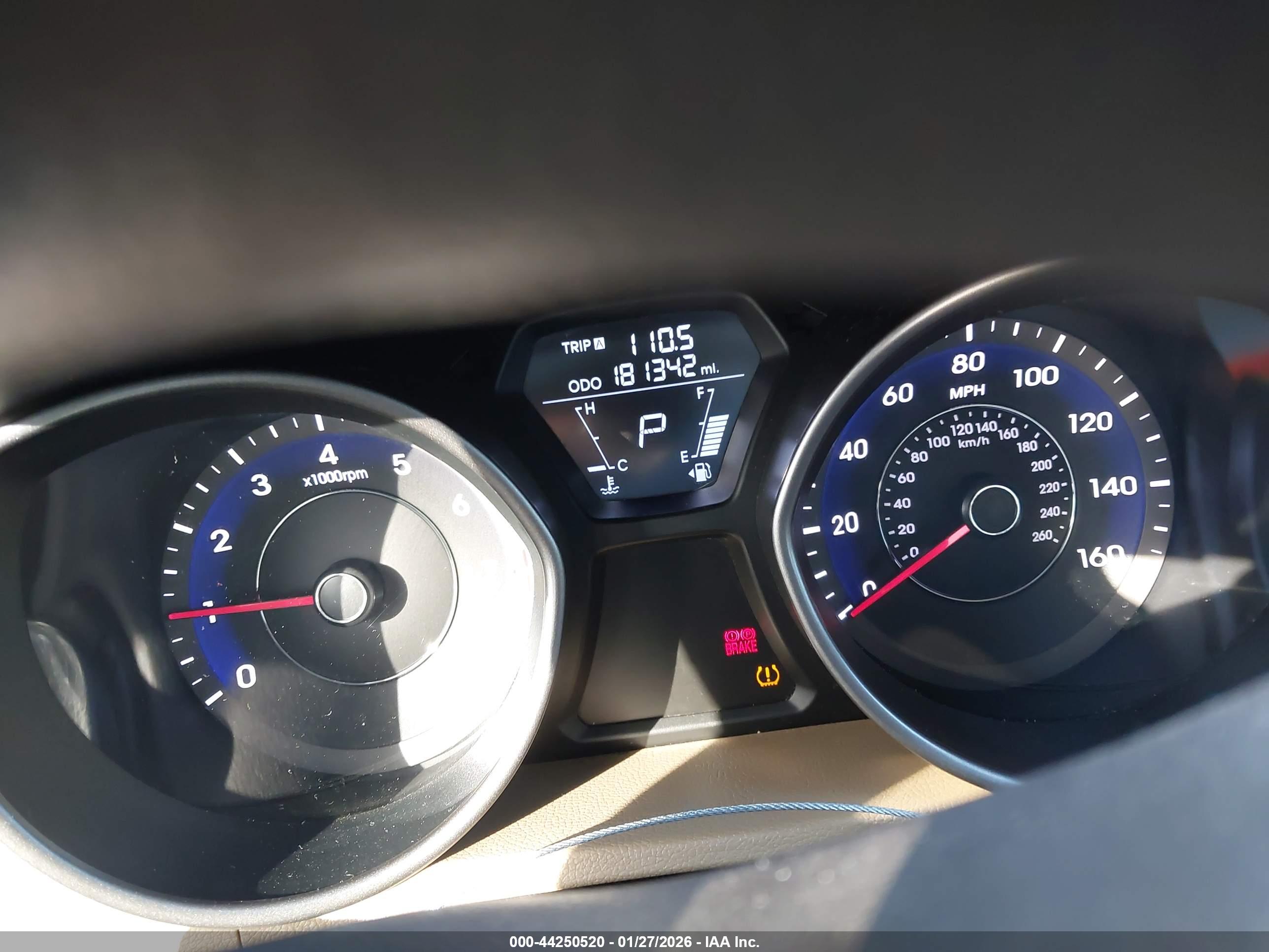 HYUNDAI ELANTRA image 7