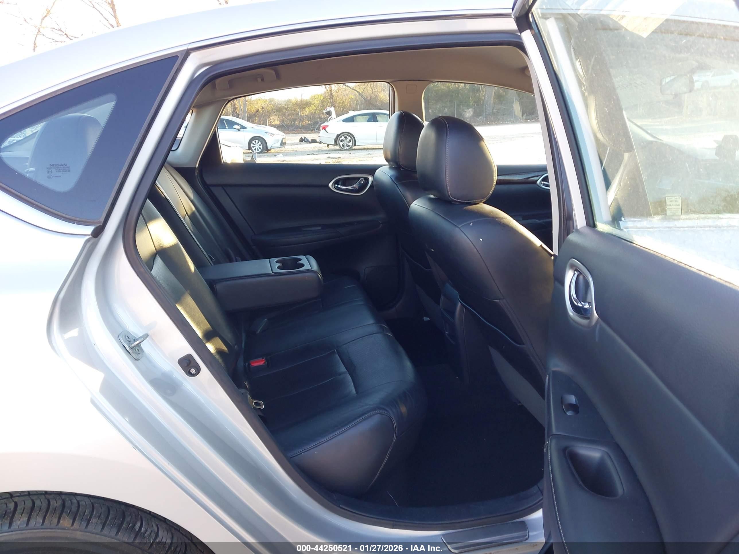 NISSAN SENTRA image 8