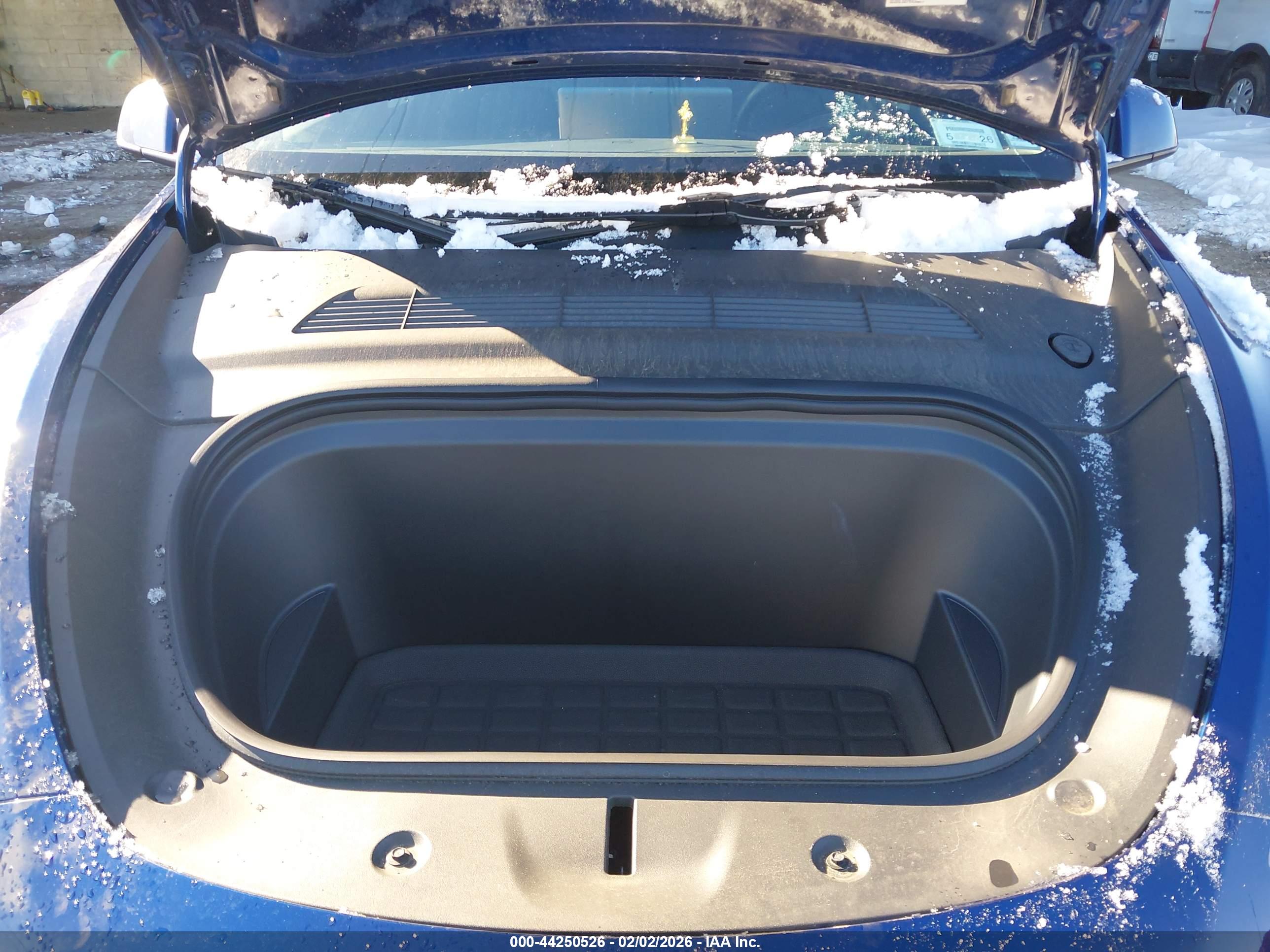 TESLA MODEL image 10