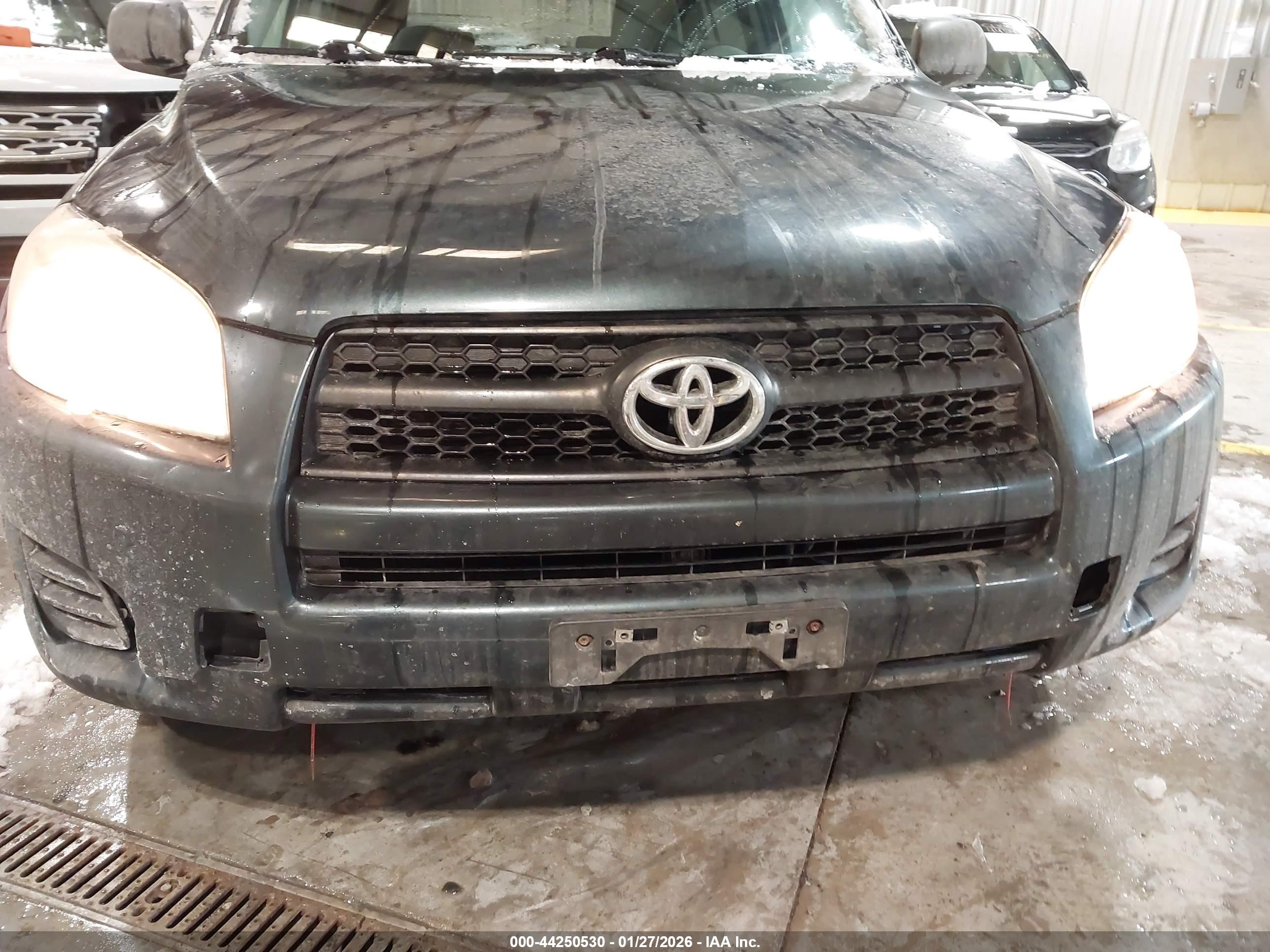 TOYOTA RAV4 image 6