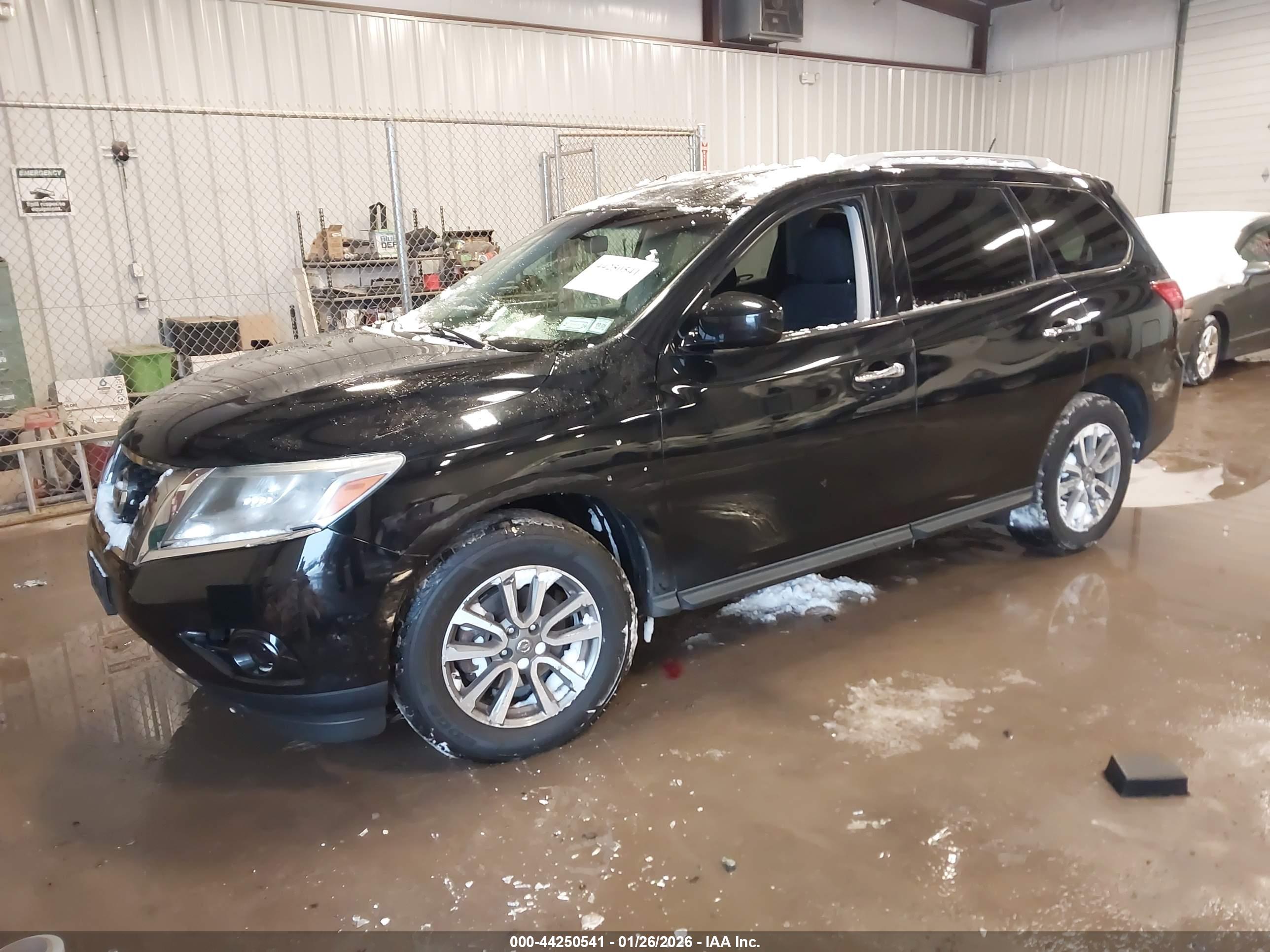 NISSAN PATHFINDER image 2