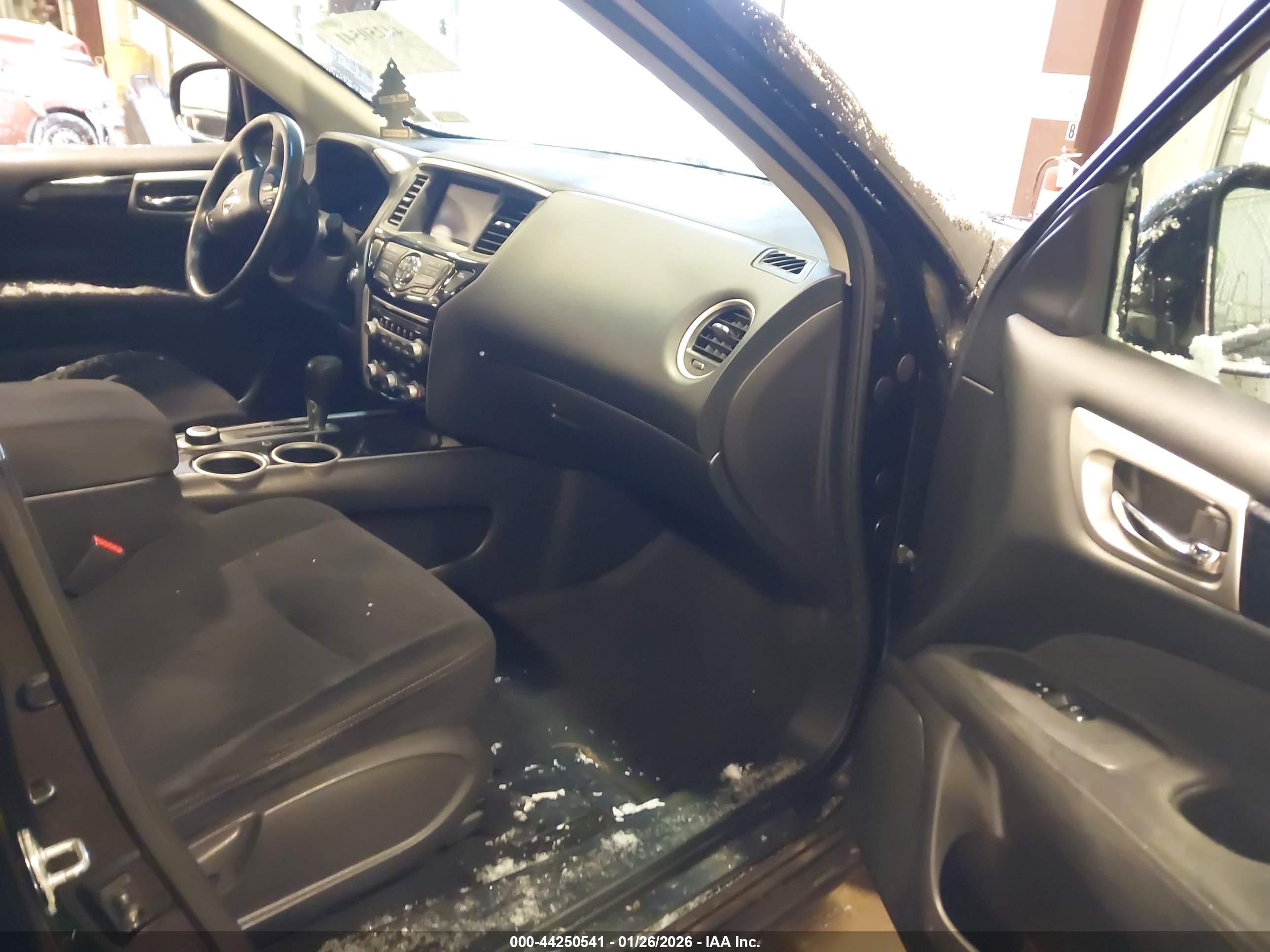 NISSAN PATHFINDER image 5