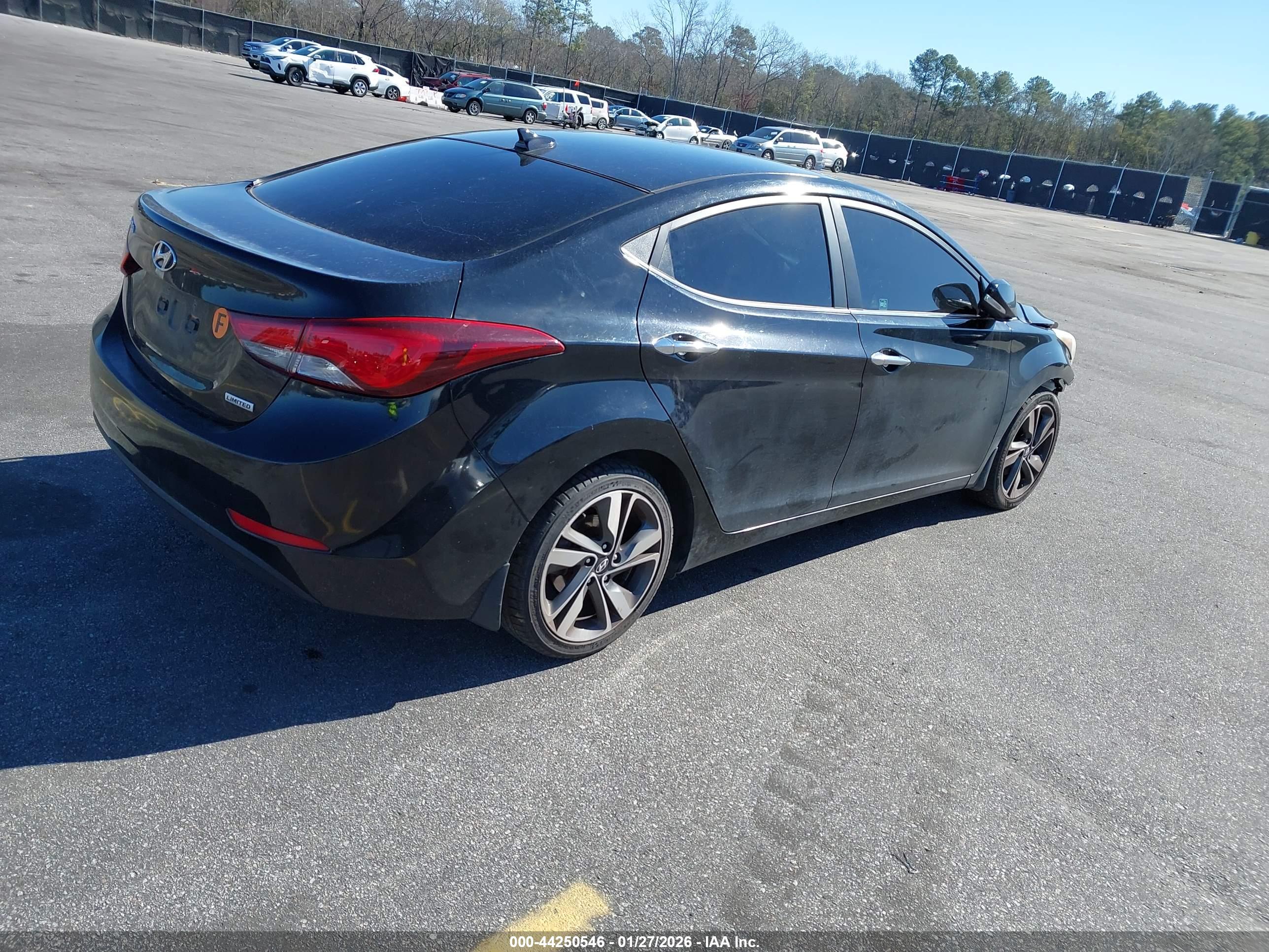 HYUNDAI ELANTRA image 4
