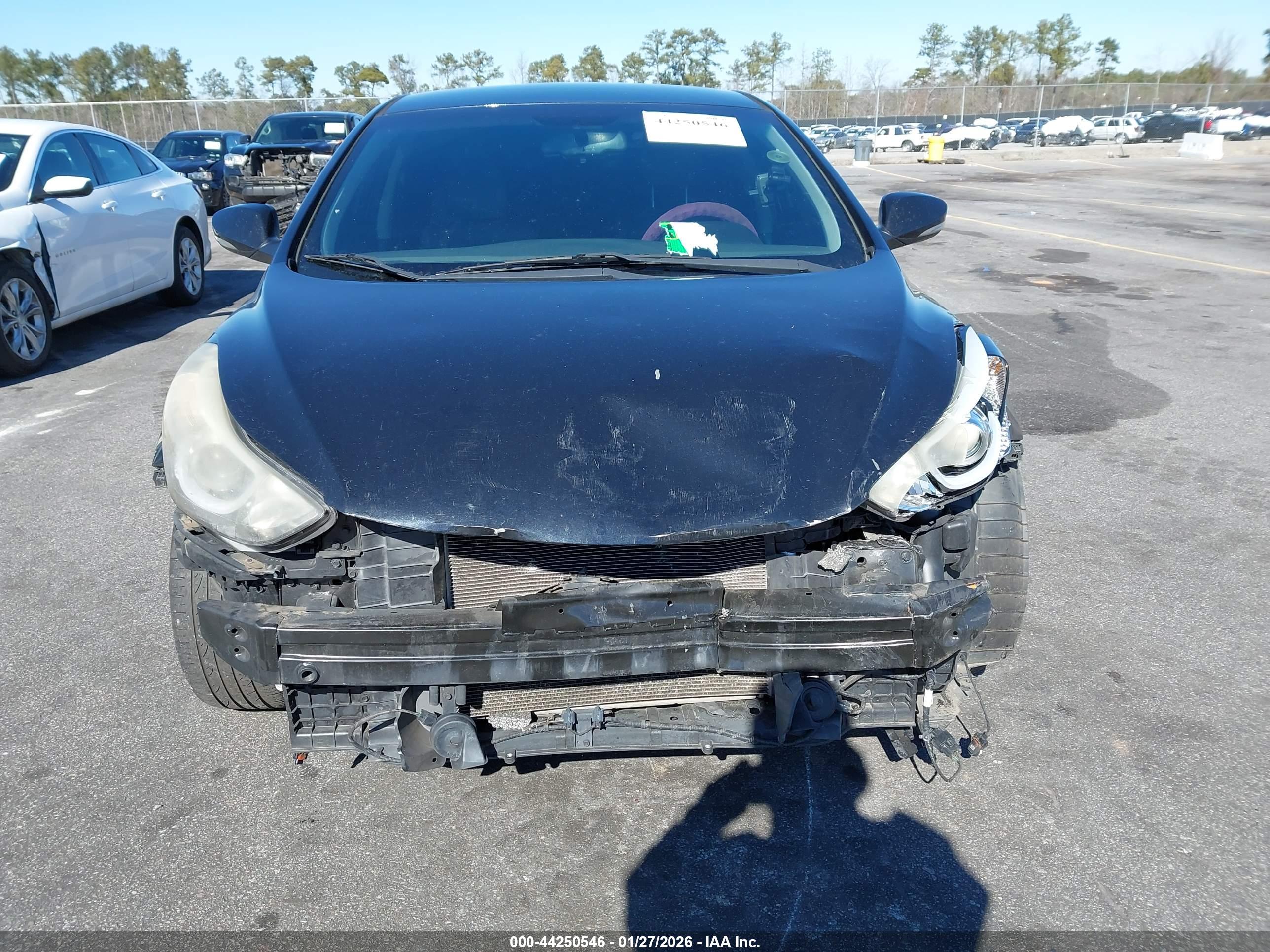 HYUNDAI ELANTRA image 6