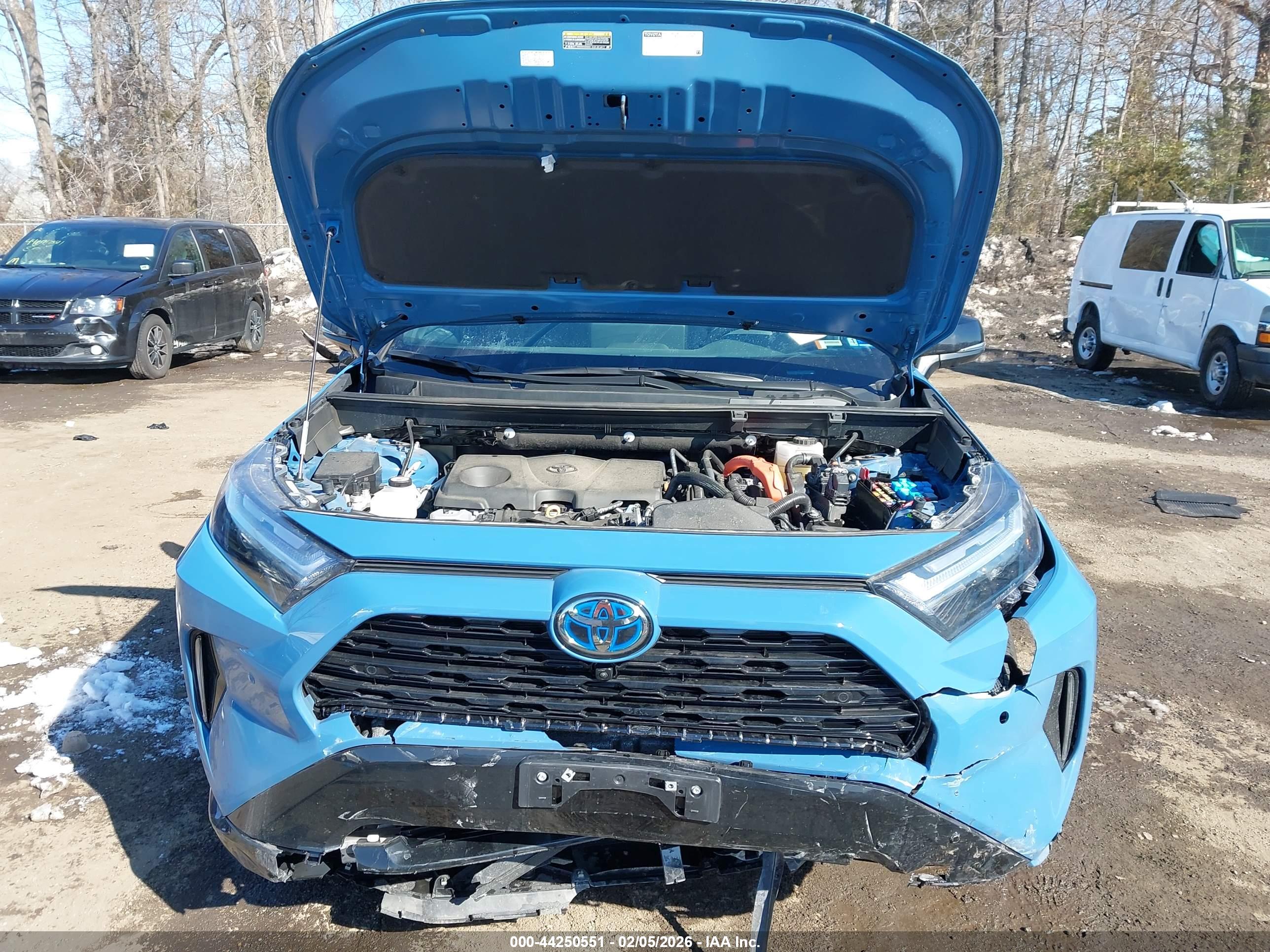 TOYOTA RAV4 image 10