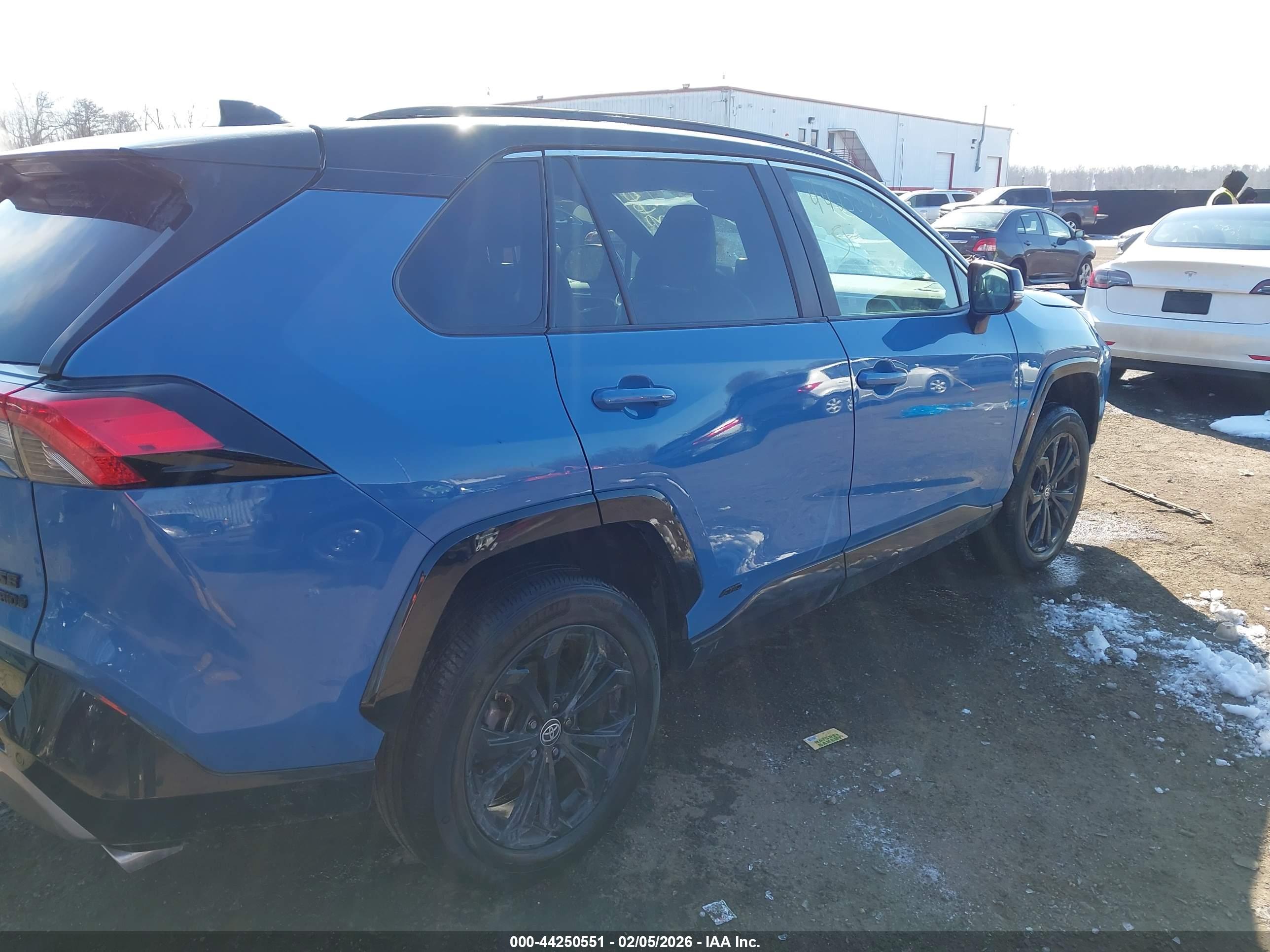 TOYOTA RAV4 image 4