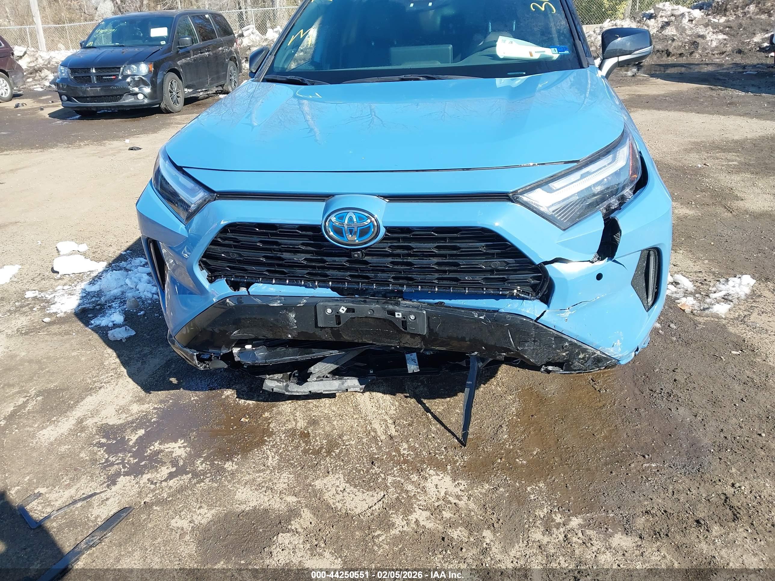 TOYOTA RAV4 image 6