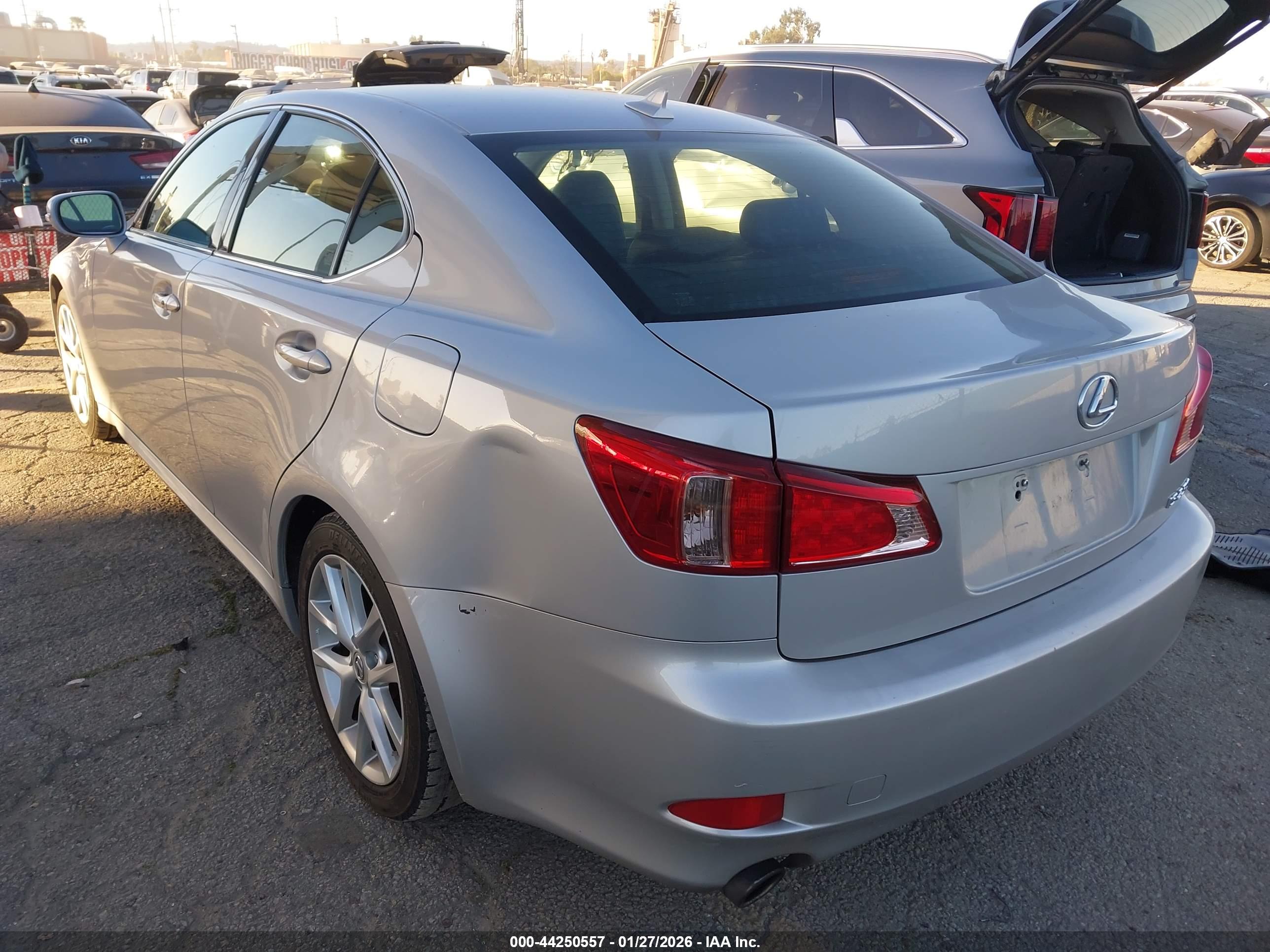 LEXUS IS image 3