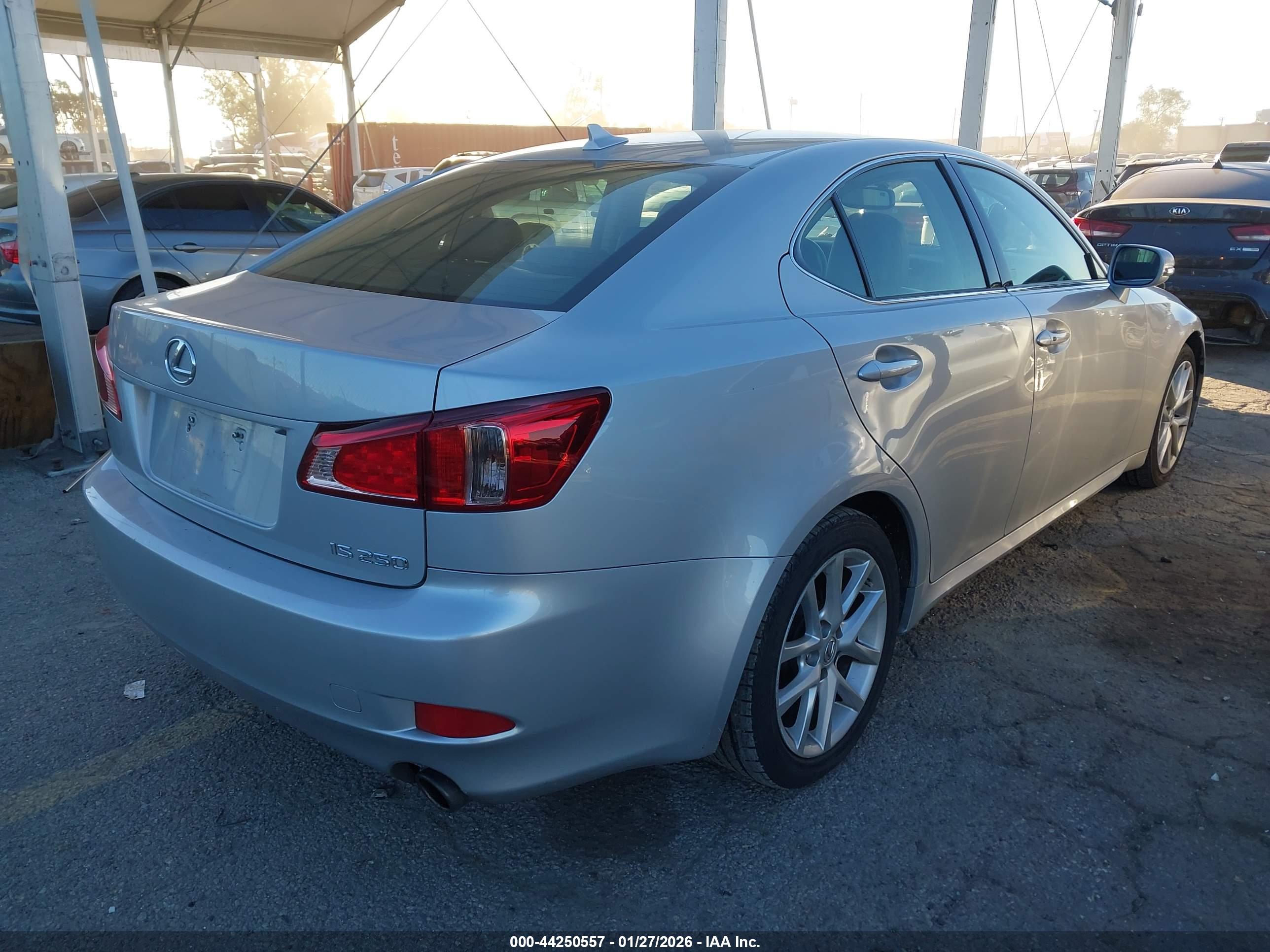 LEXUS IS image 4