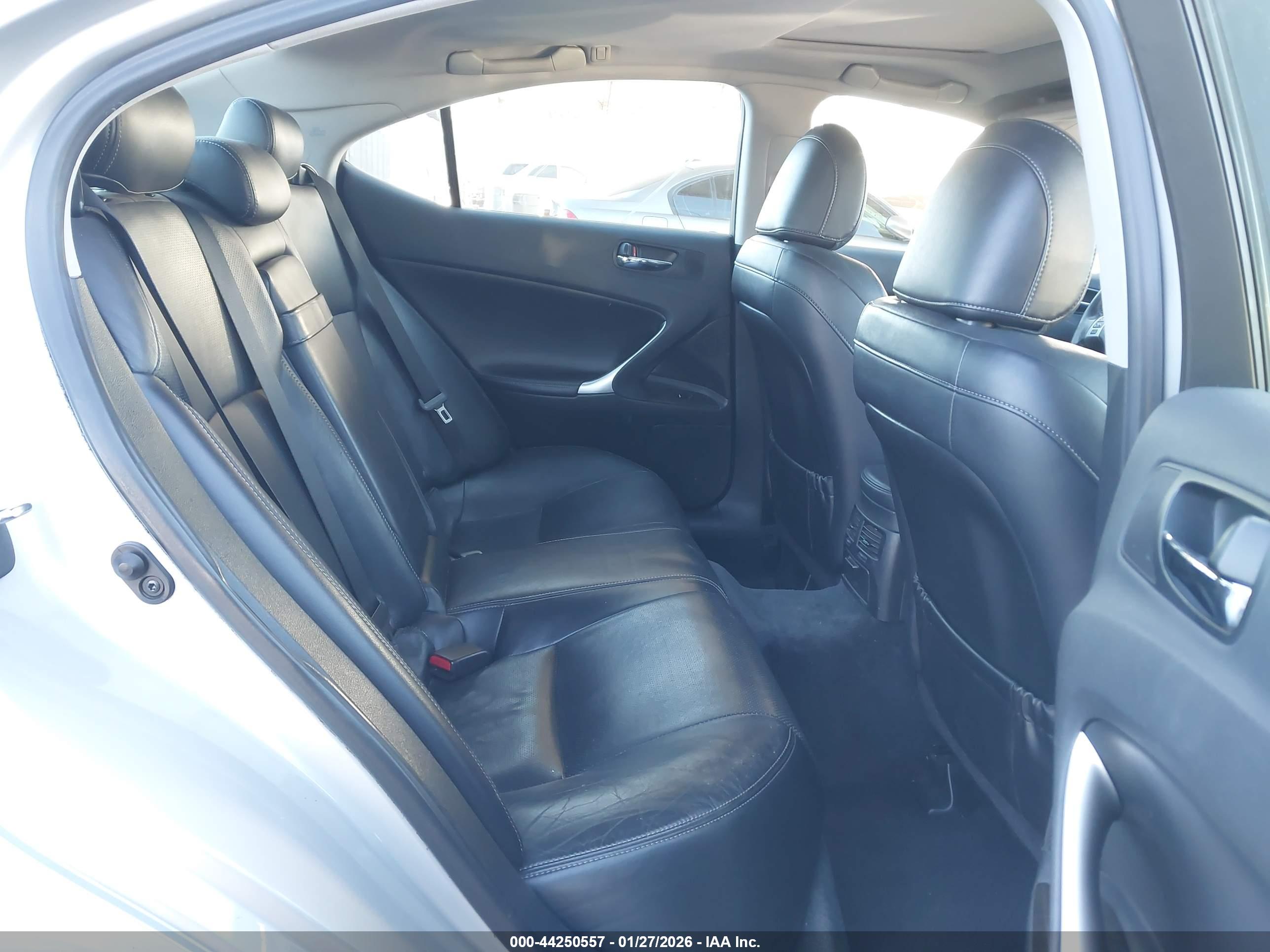 LEXUS IS image 8