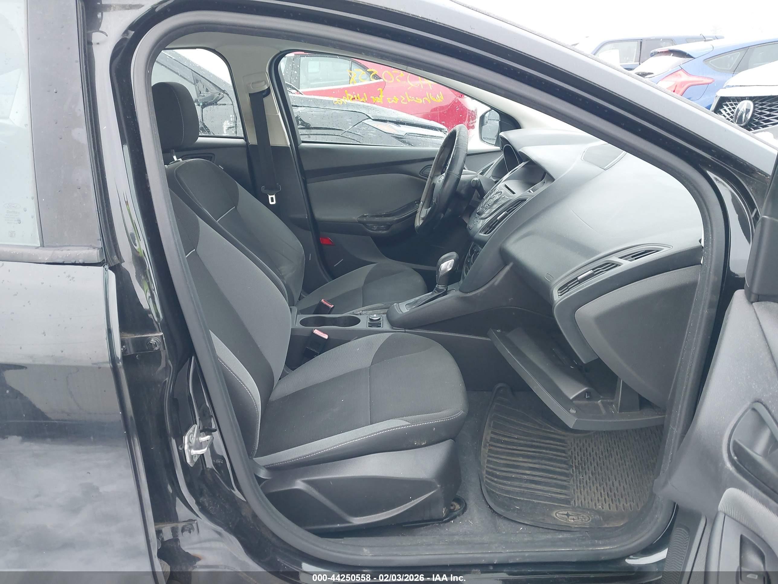 FORD FOCUS image 5