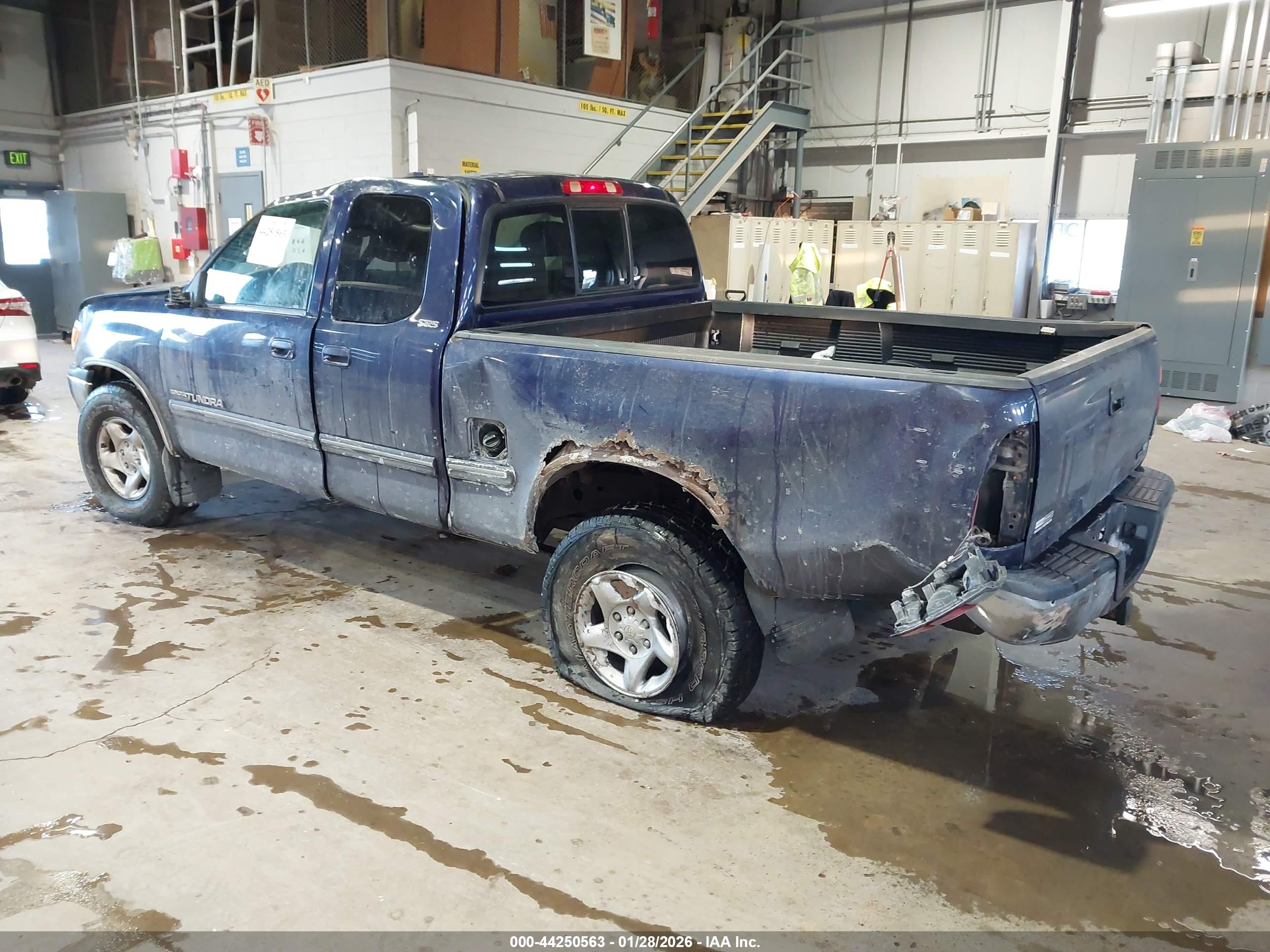 TOYOTA TUNDRA image 3