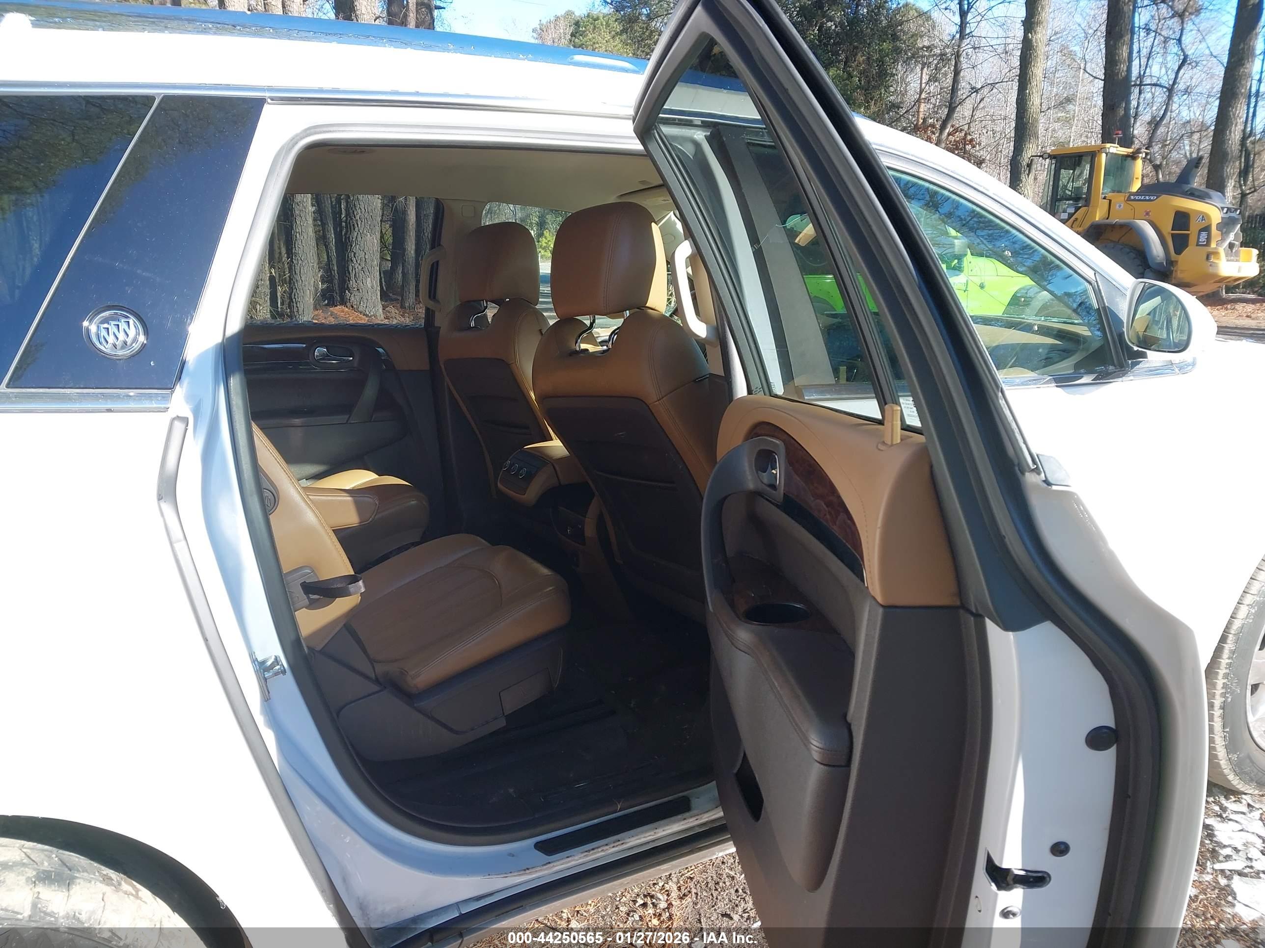 BUICK ENCLAVE image 8