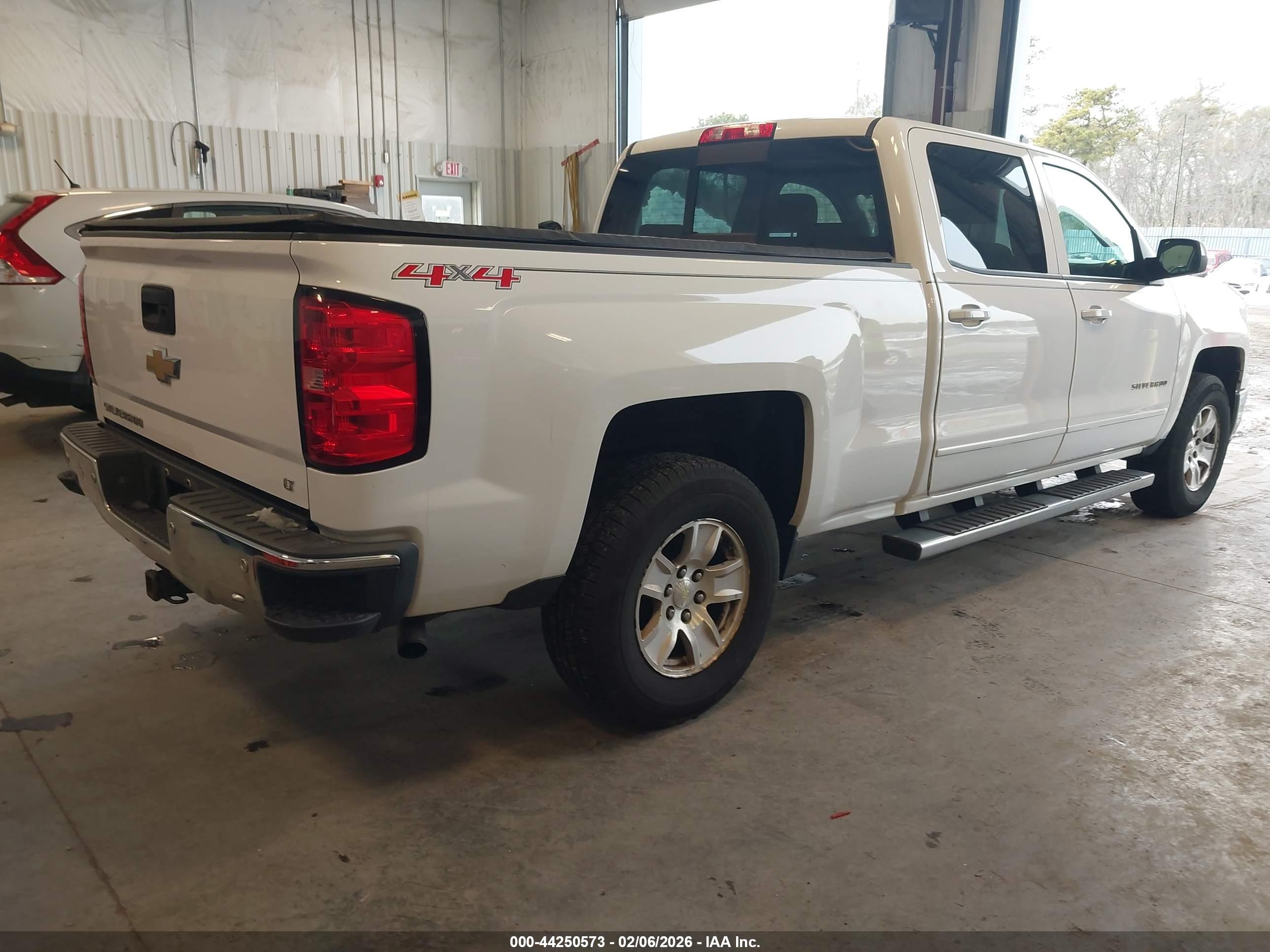 CHEVROLET SILVERADO image 4