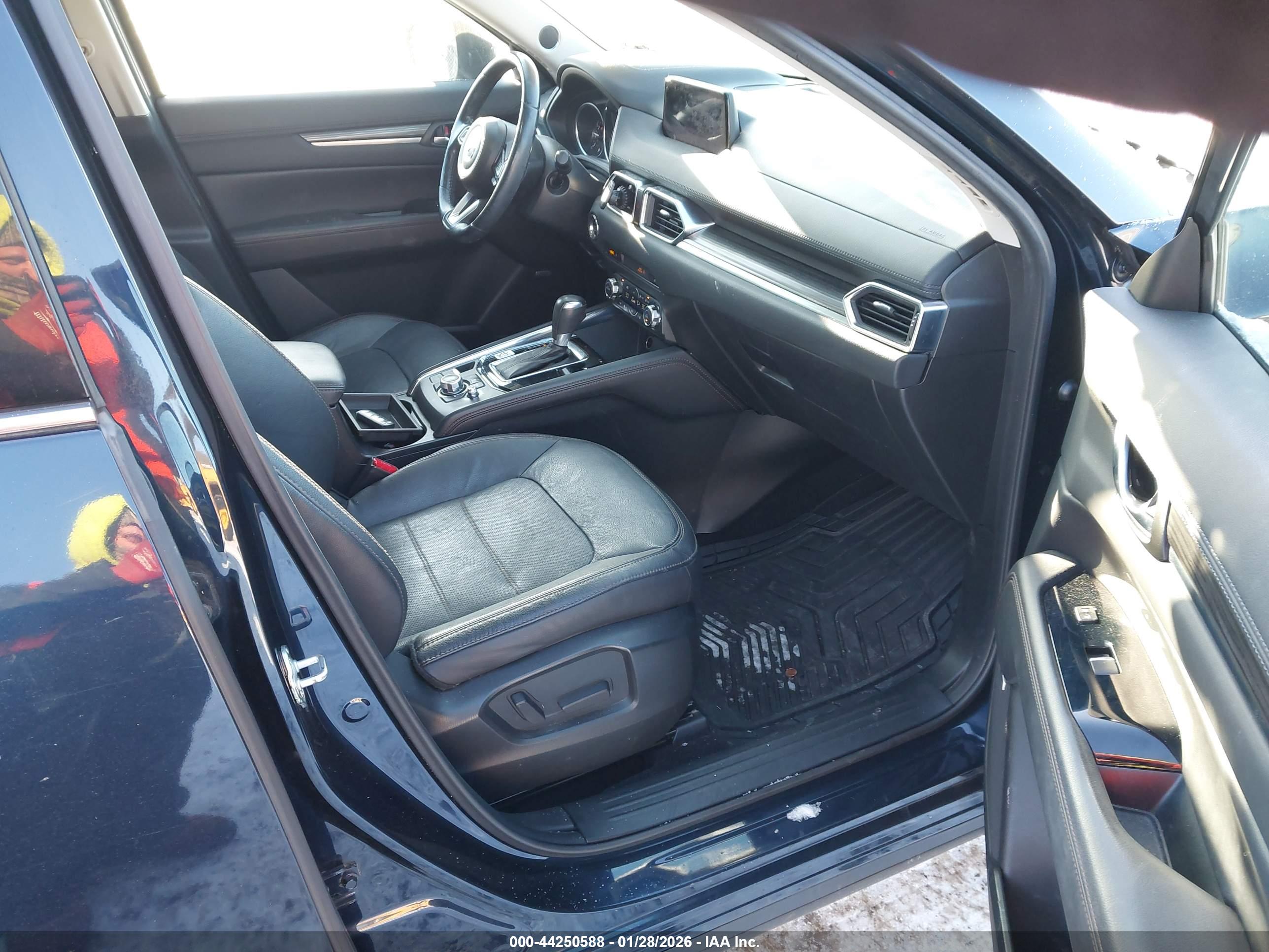MAZDA CX-5 image 5