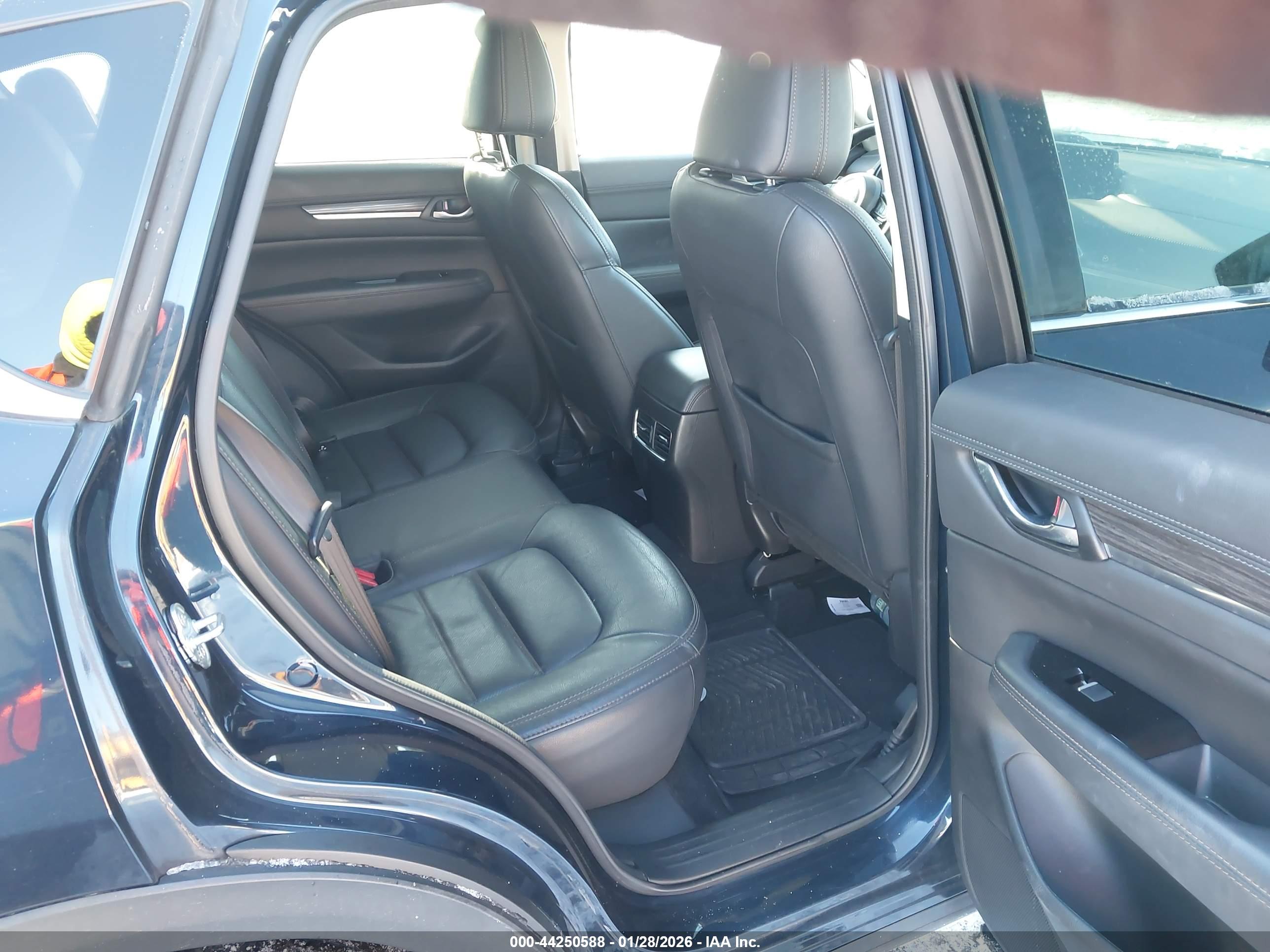 MAZDA CX-5 image 8