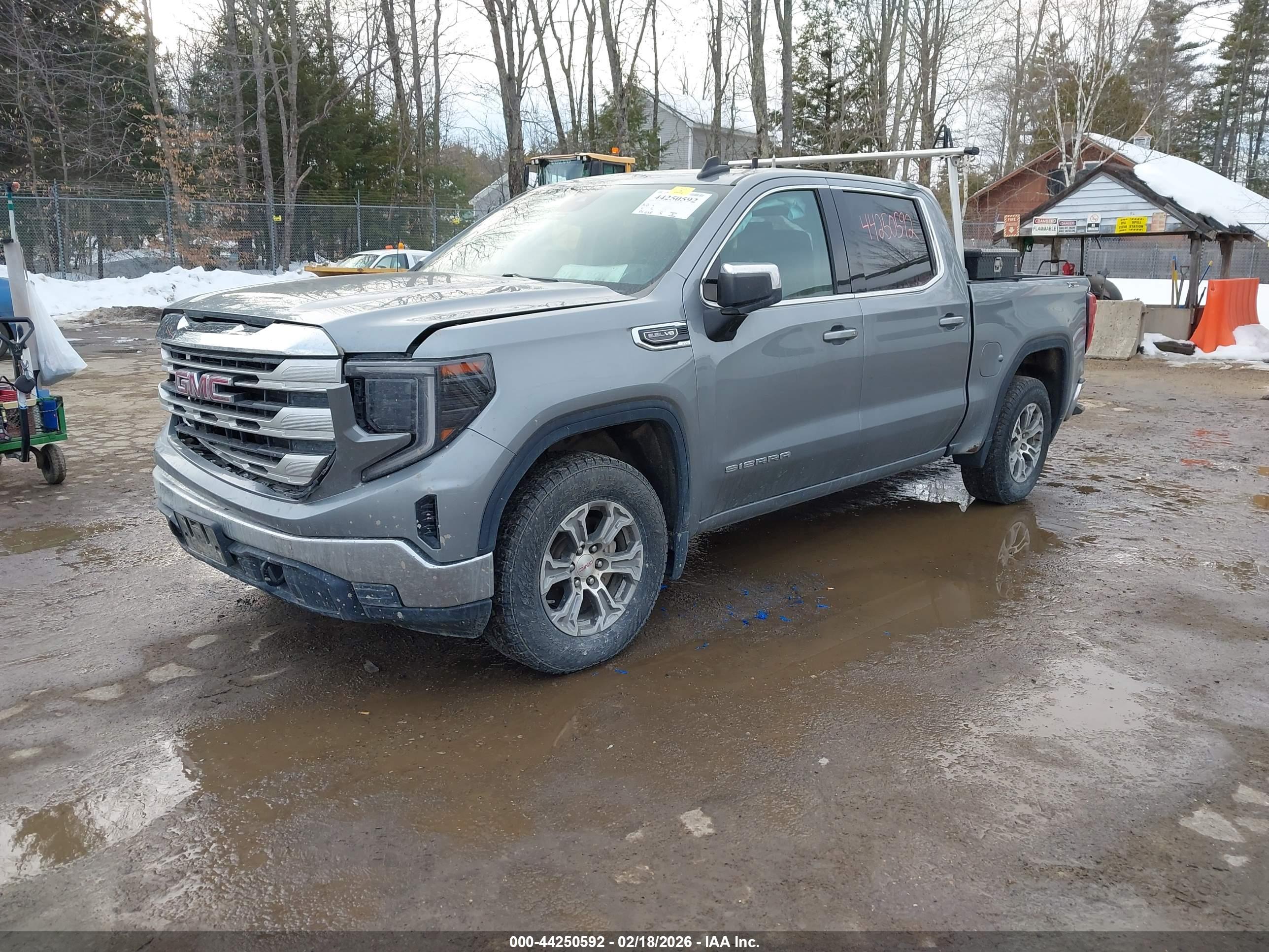 GMC SIERRA image 2