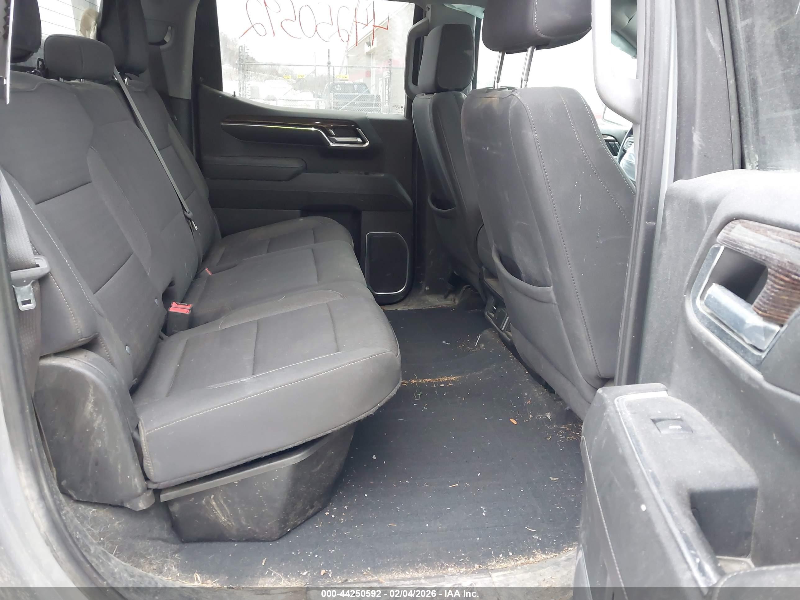 GMC SIERRA image 8