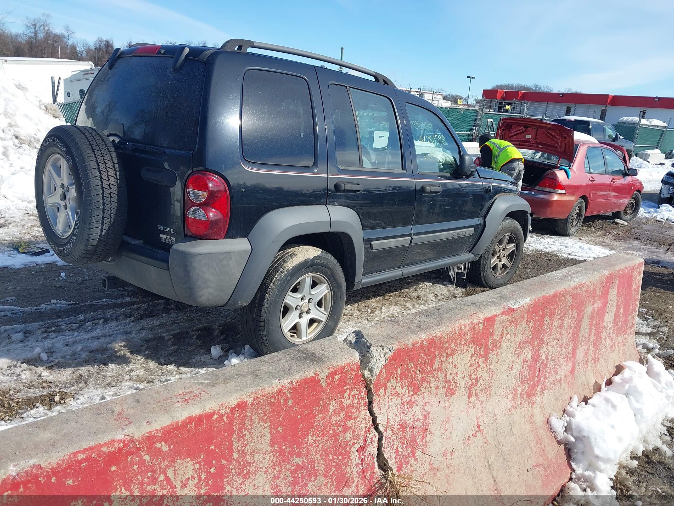 JEEP LIBERTY image 4