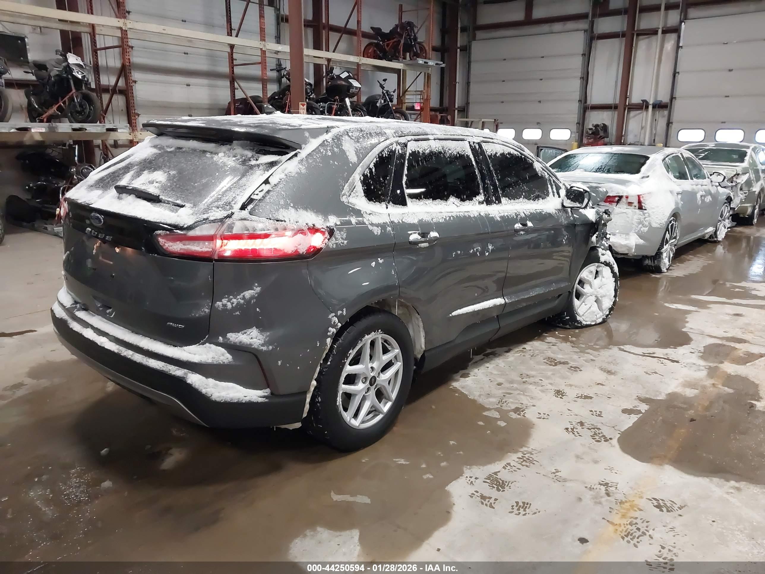 FORD EDGE image 4