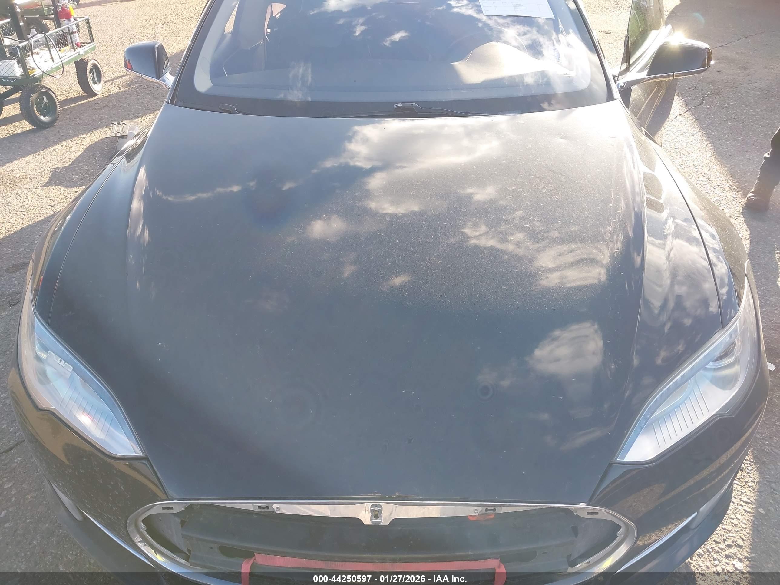 TESLA MODEL image 10