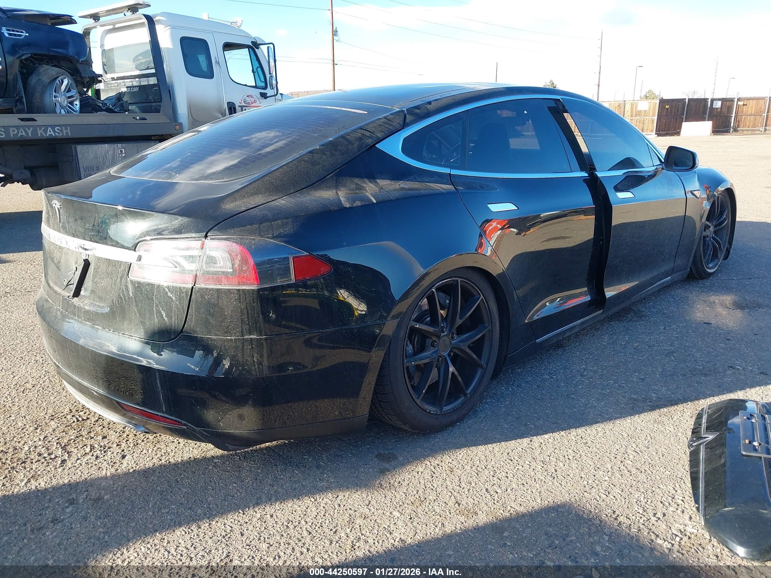 TESLA MODEL image 4
