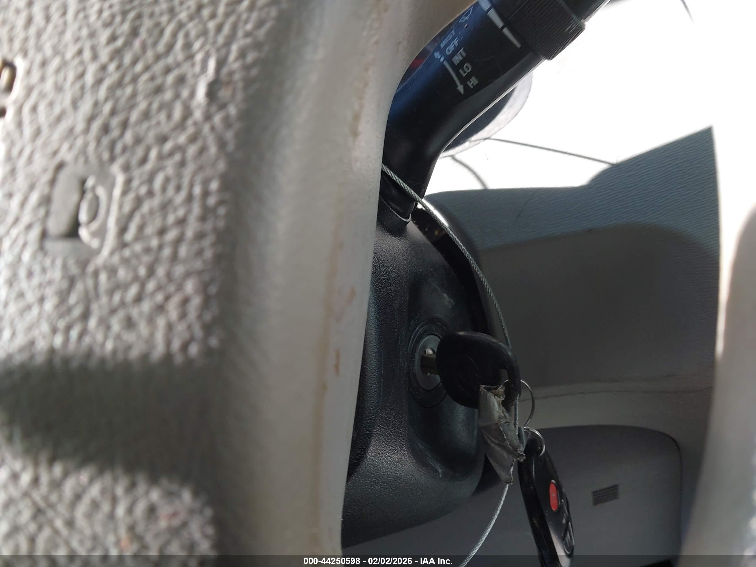 TOYOTA SIENNA image 11