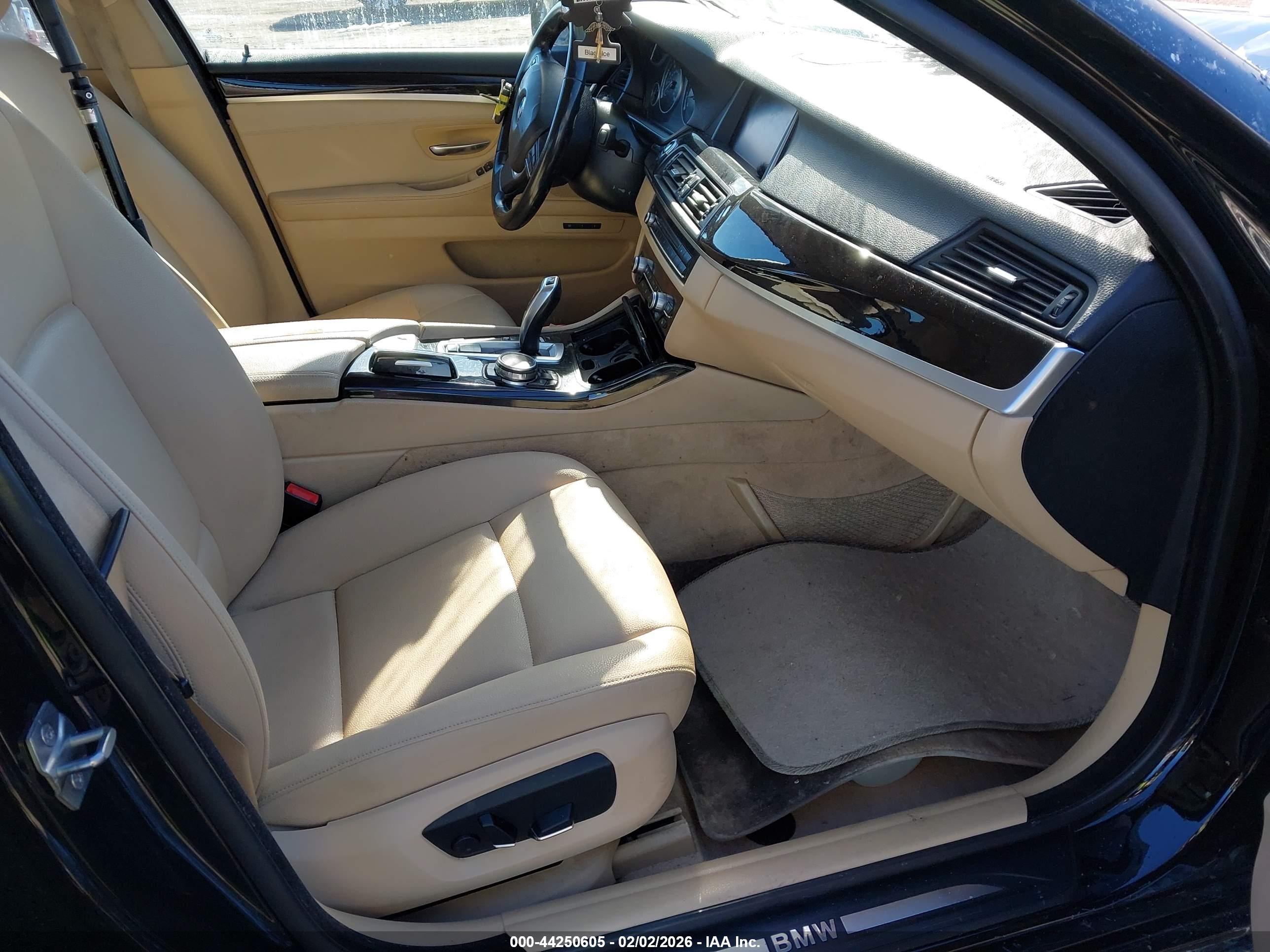 BMW 528I image 5