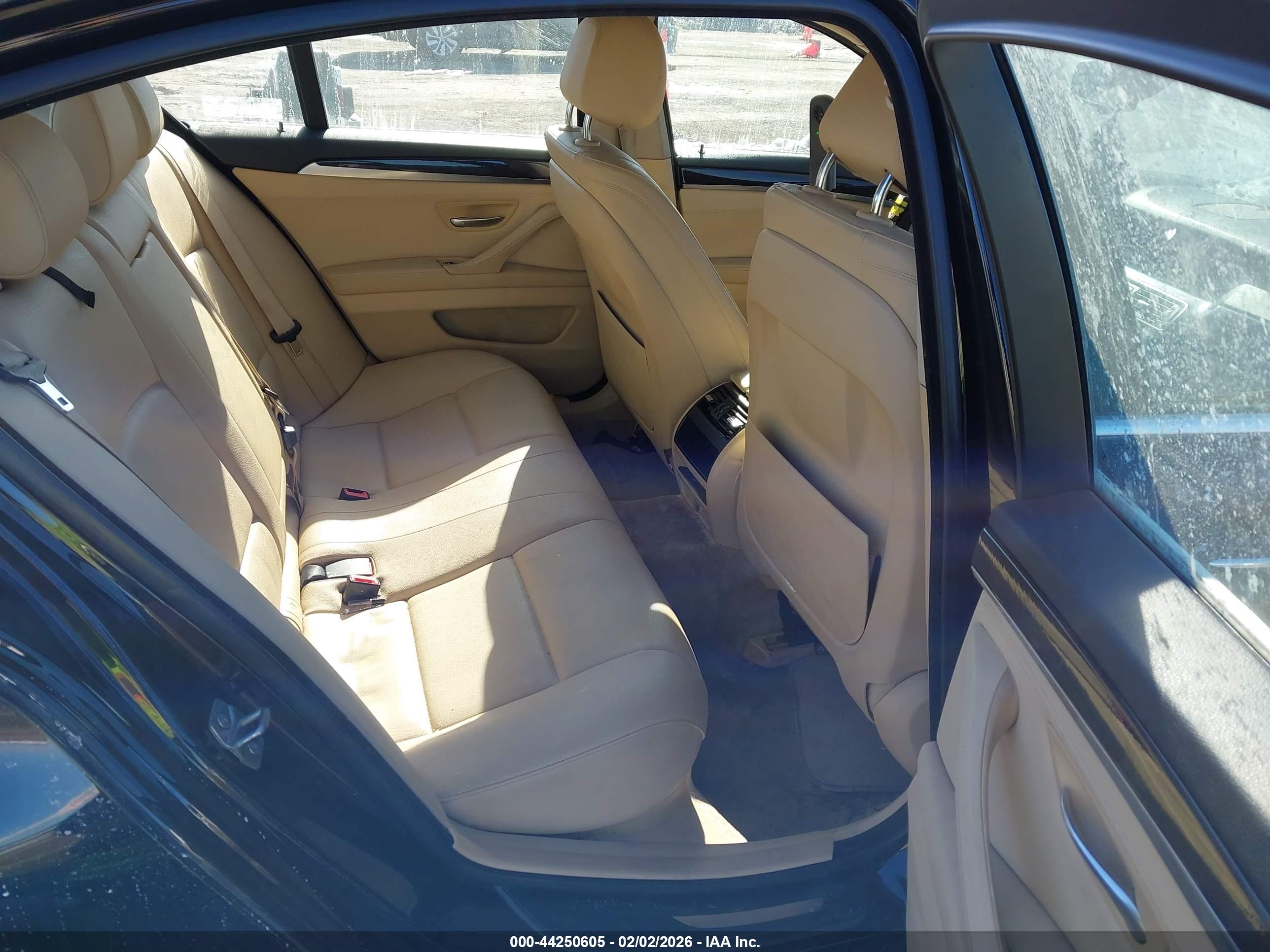 BMW 528I image 8
