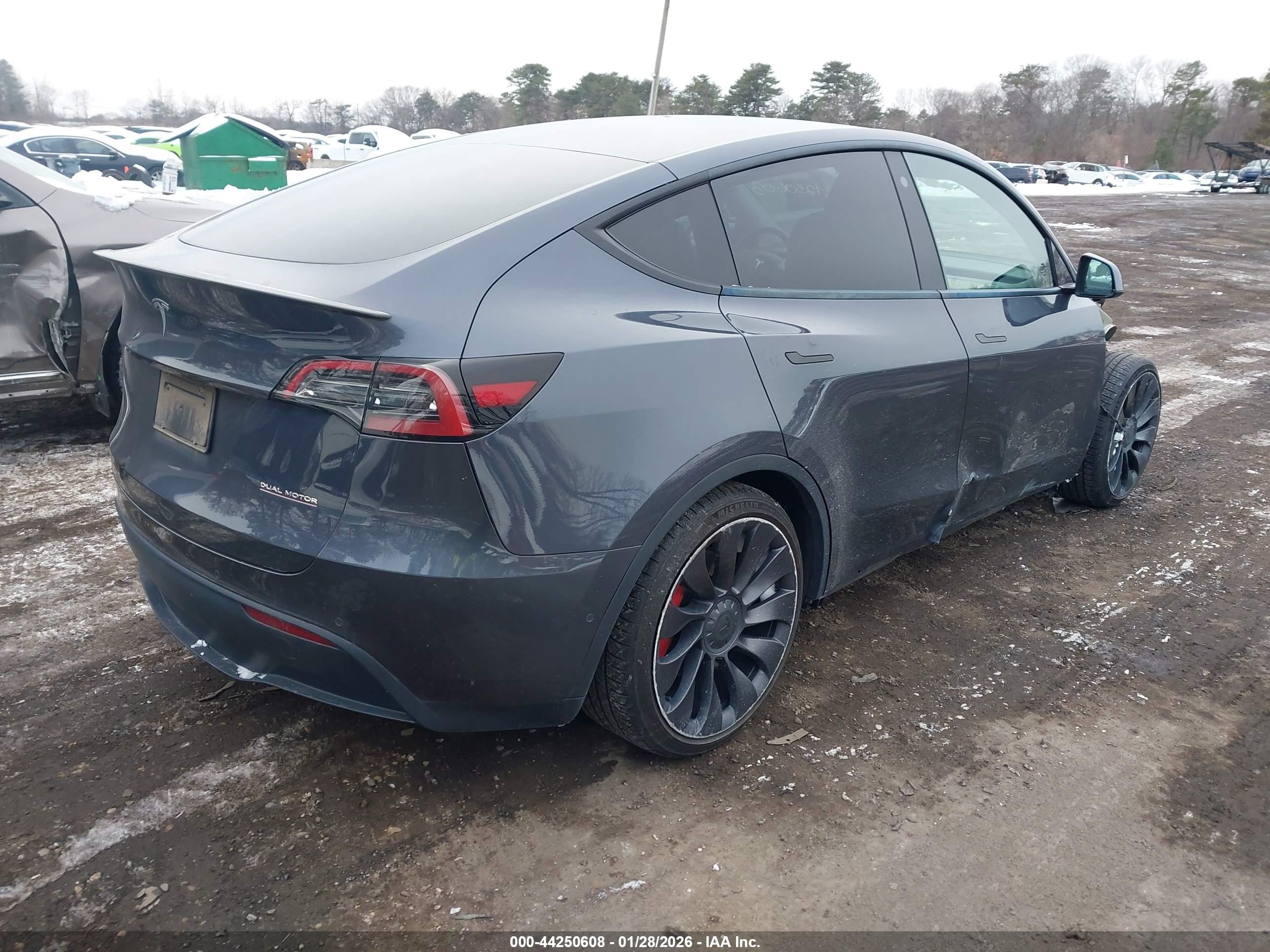 TESLA MODEL image 4