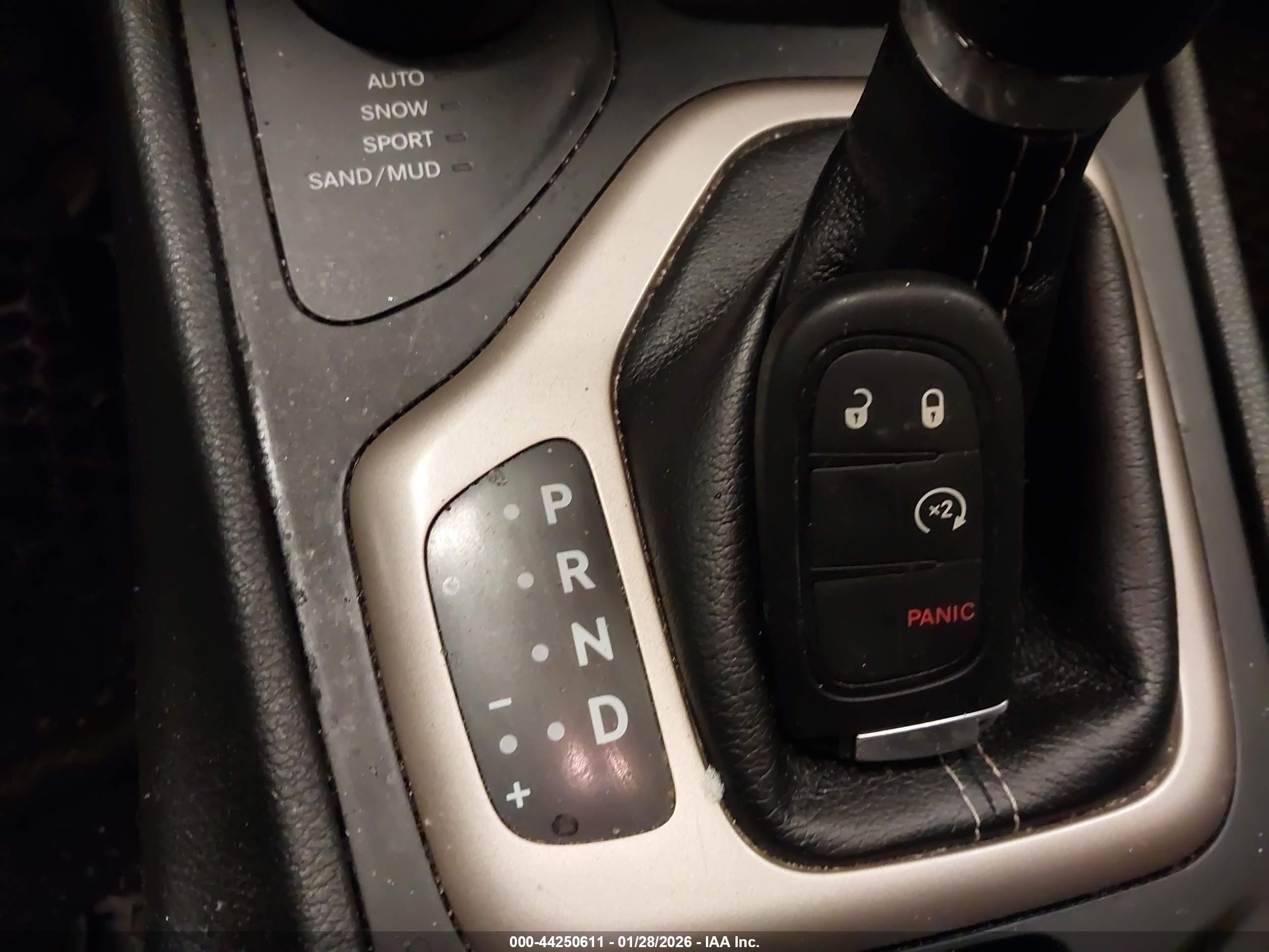 JEEP CHEROKEE image 11