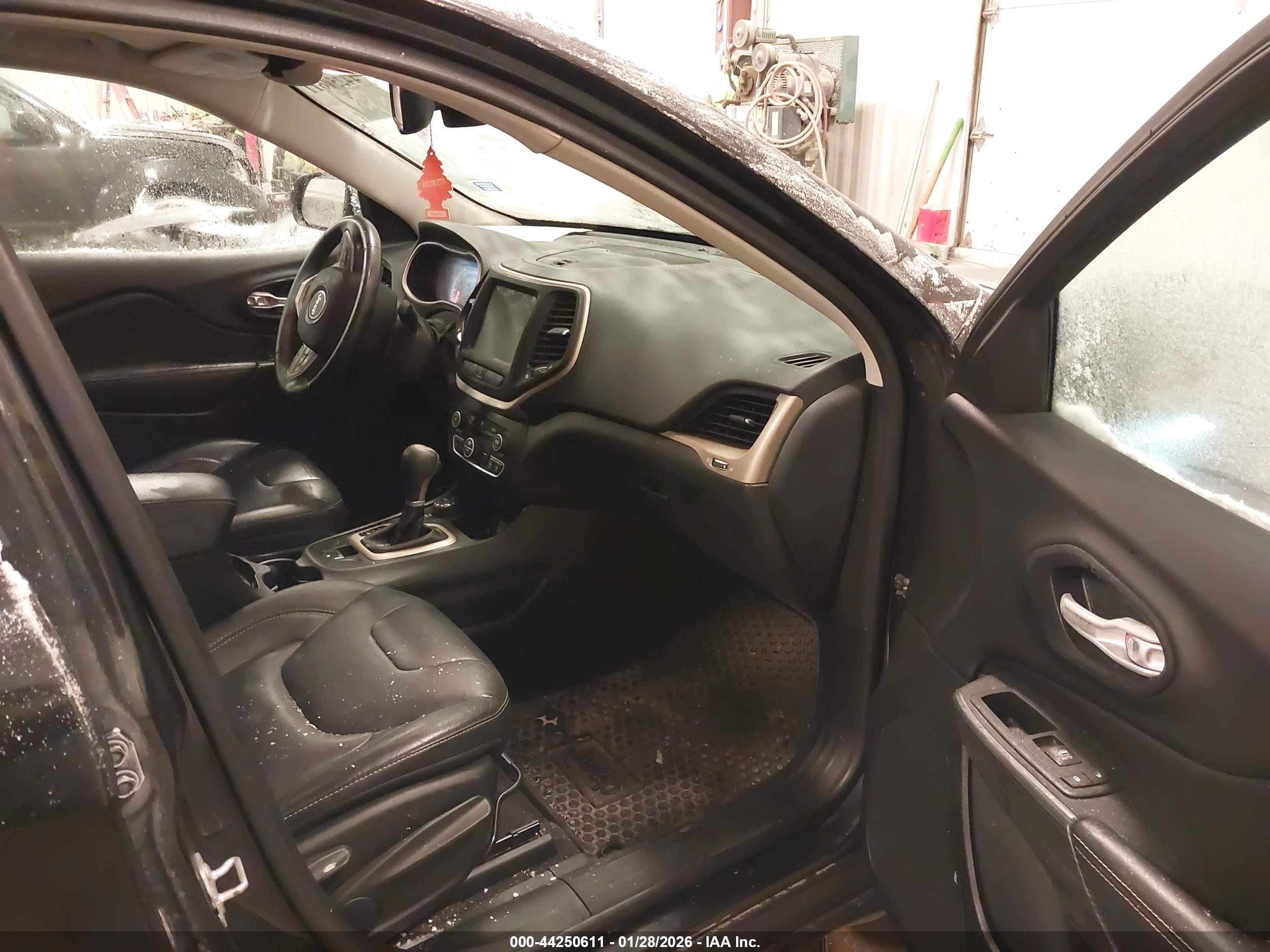 JEEP CHEROKEE image 5