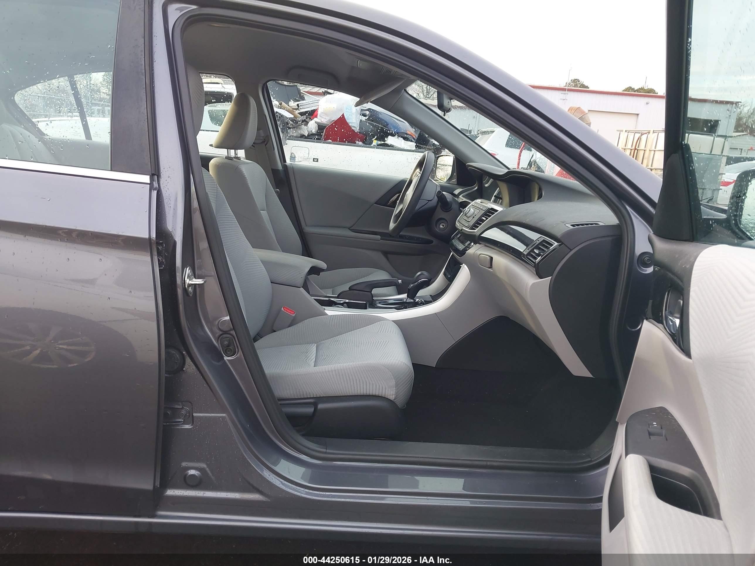 HONDA ACCORD image 5