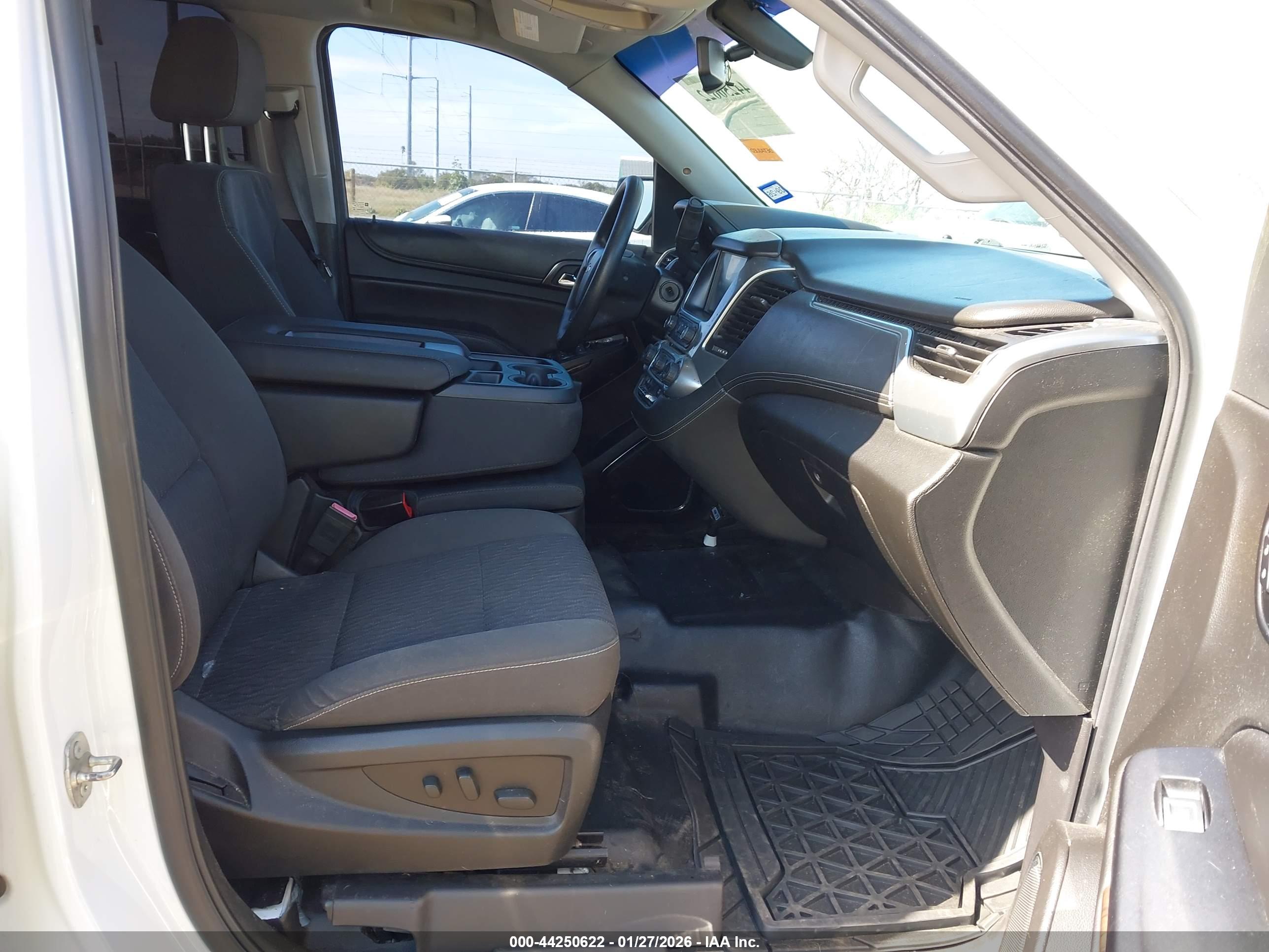 CHEVROLET TAHOE image 5