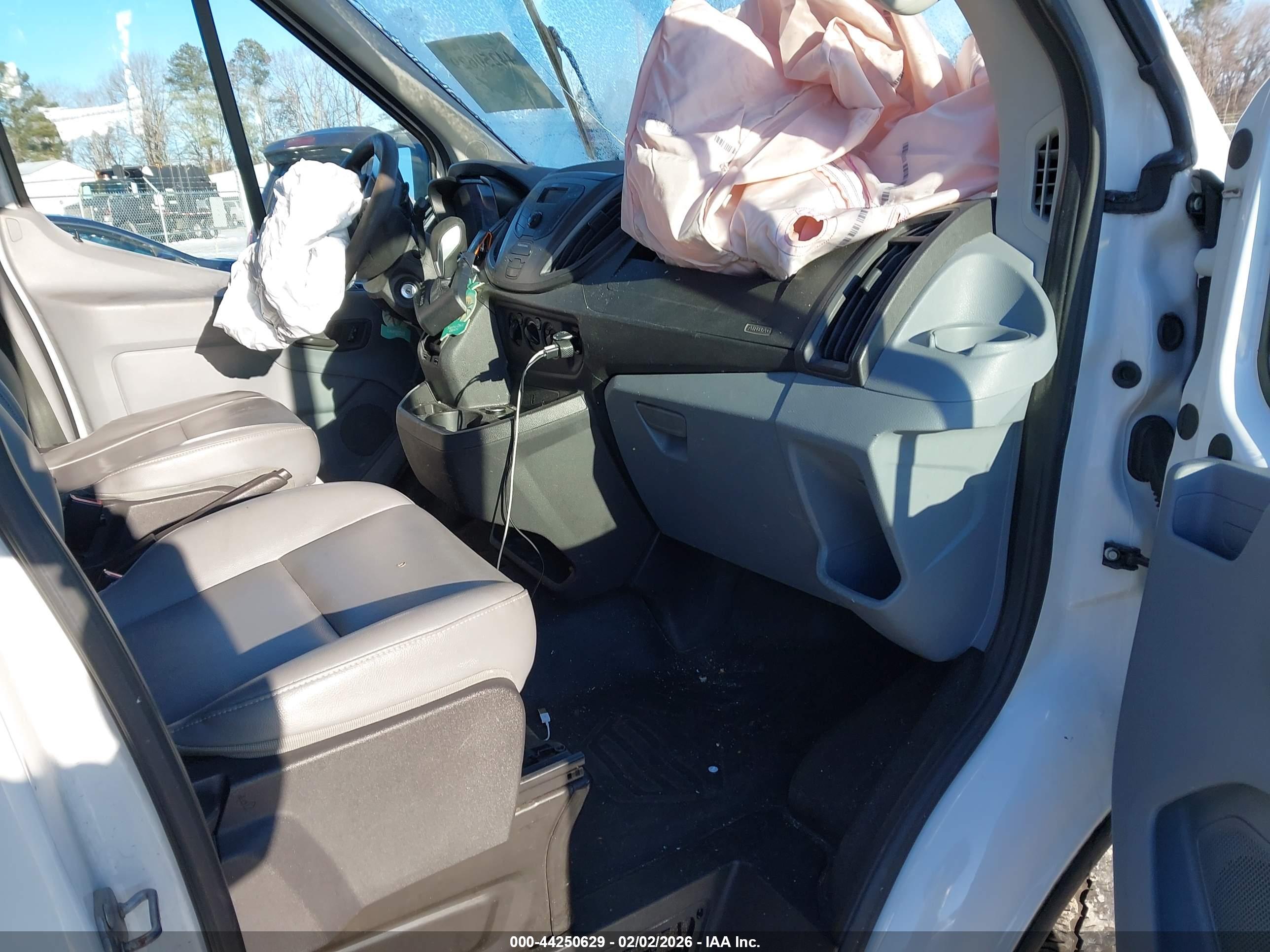FORD TRANSIT-350 image 5