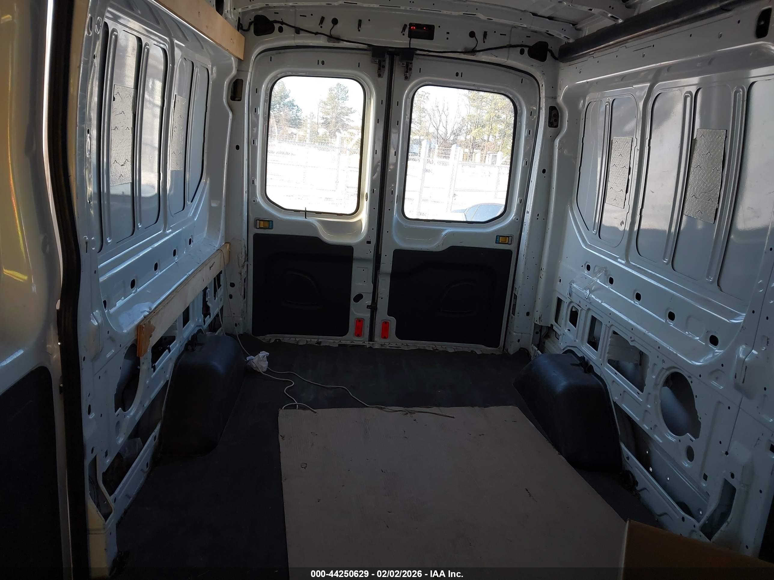 FORD TRANSIT-350 image 8