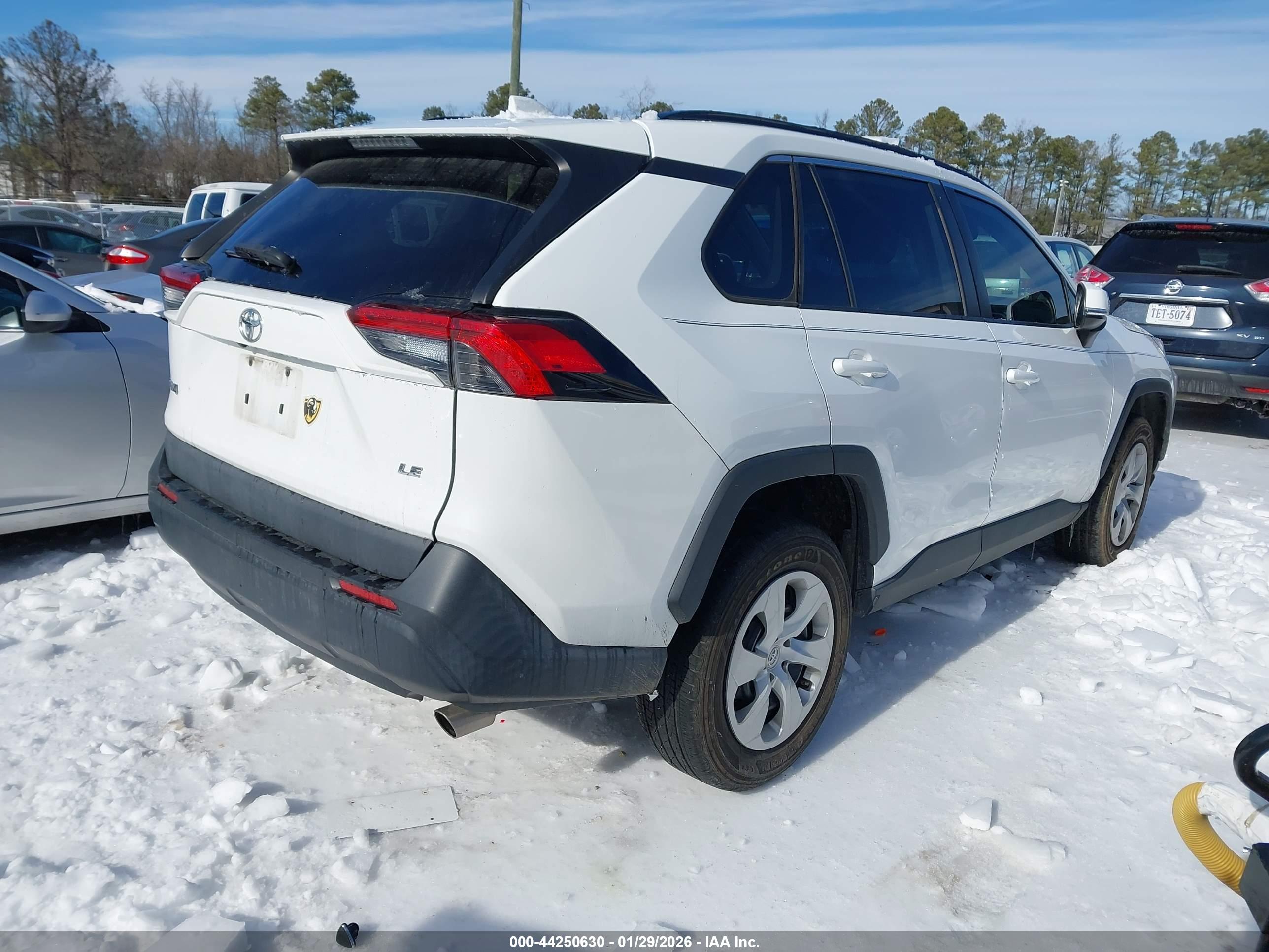 TOYOTA RAV4 image 4