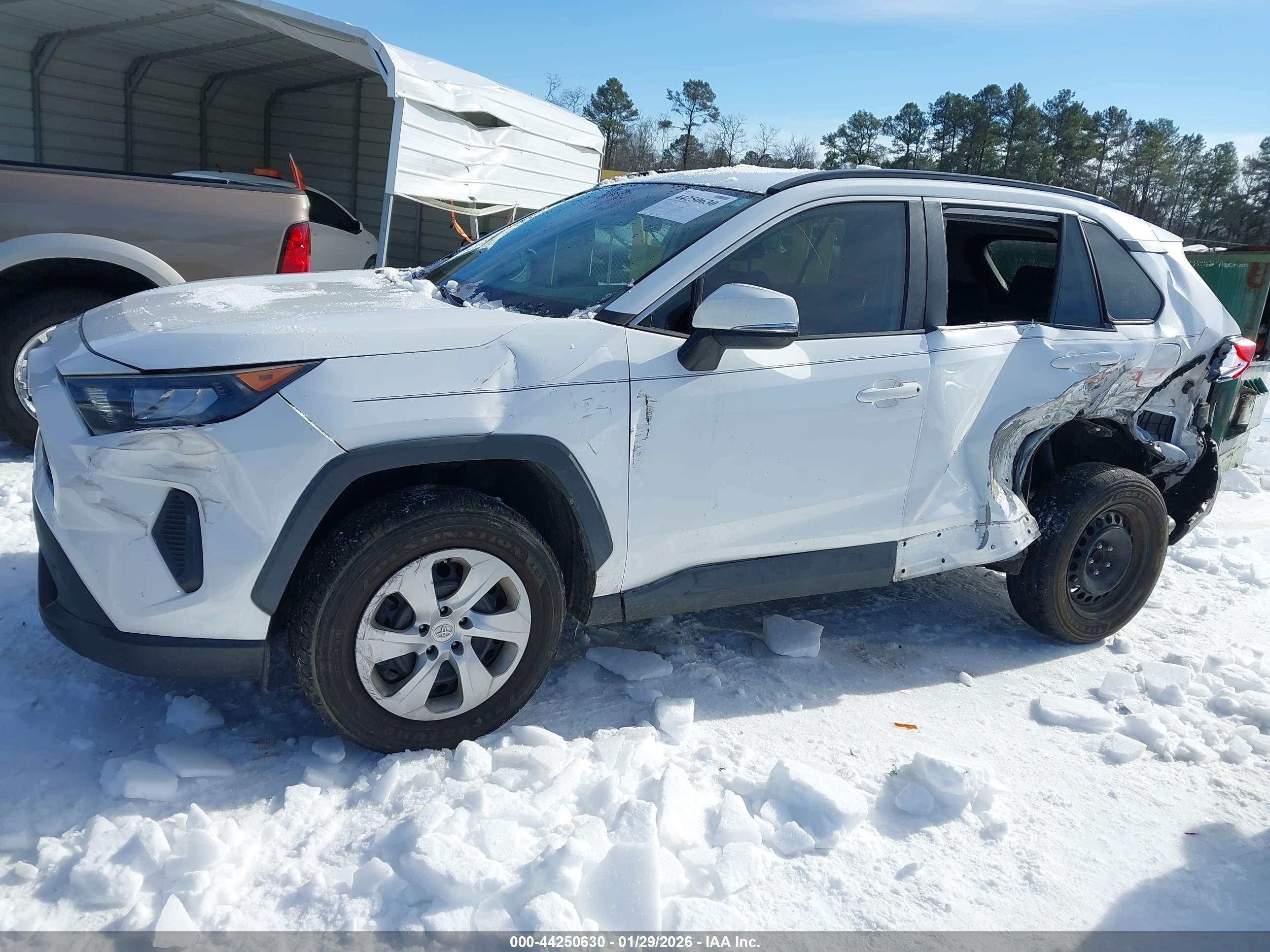 TOYOTA RAV4 image 6