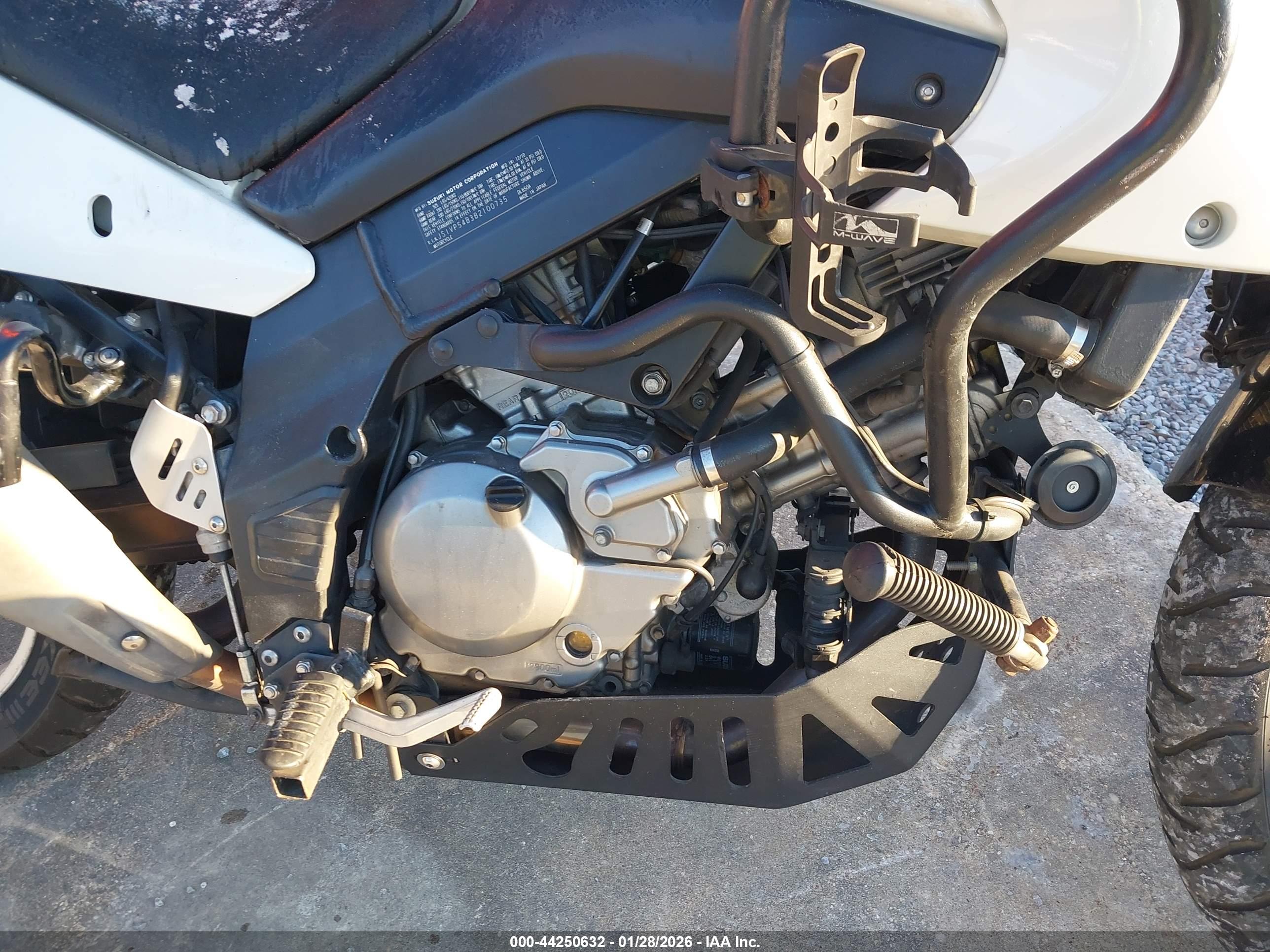 SUZUKI DL650 image 8