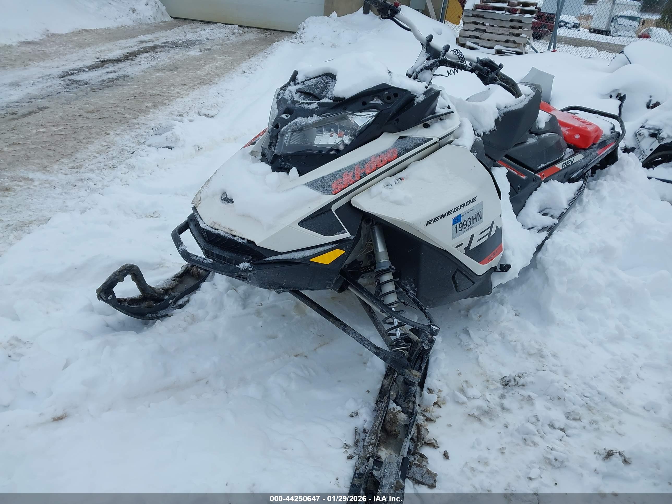 SKI-DOO RENEGADE image 2
