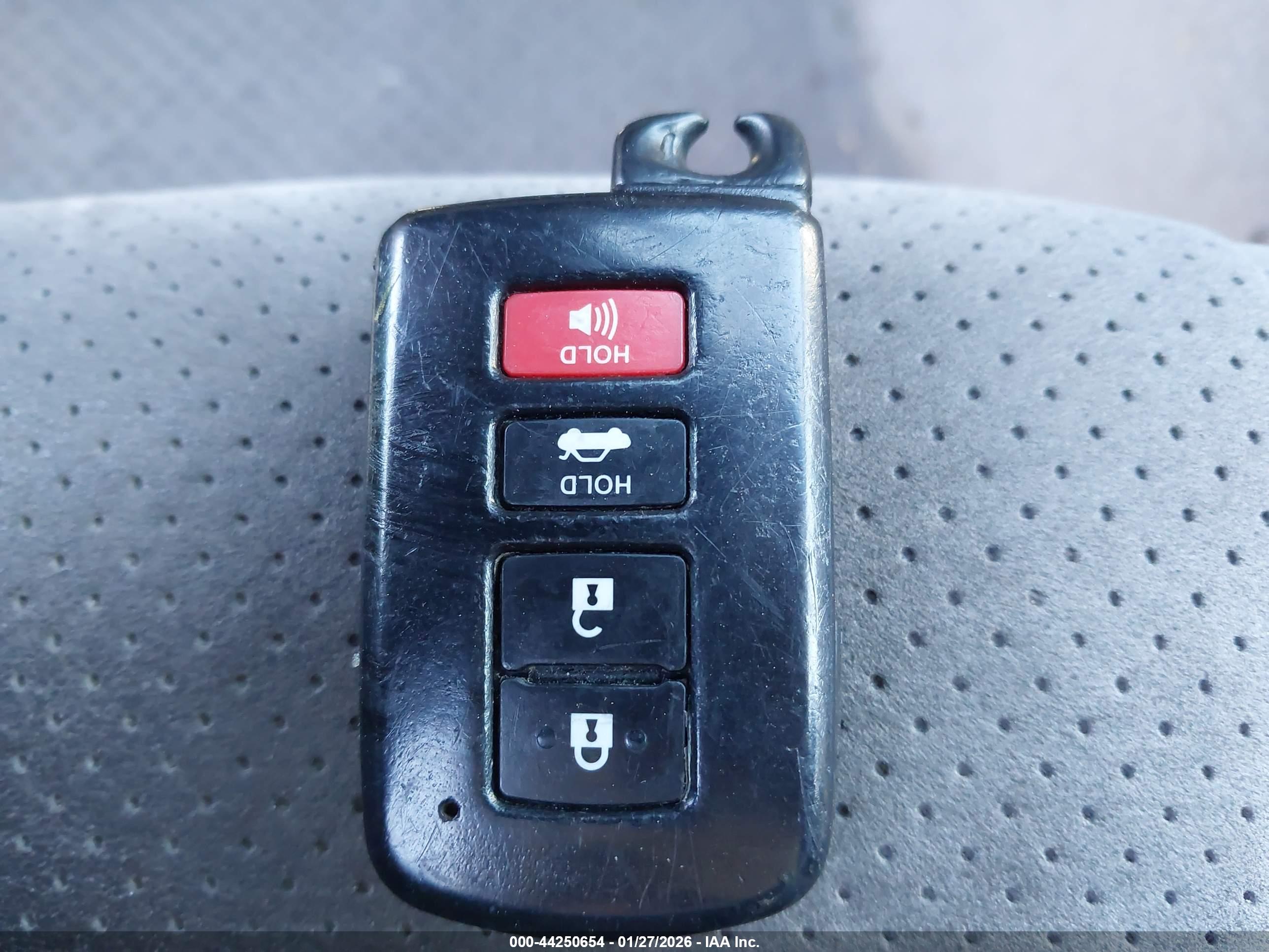 TOYOTA CAMRY image 11