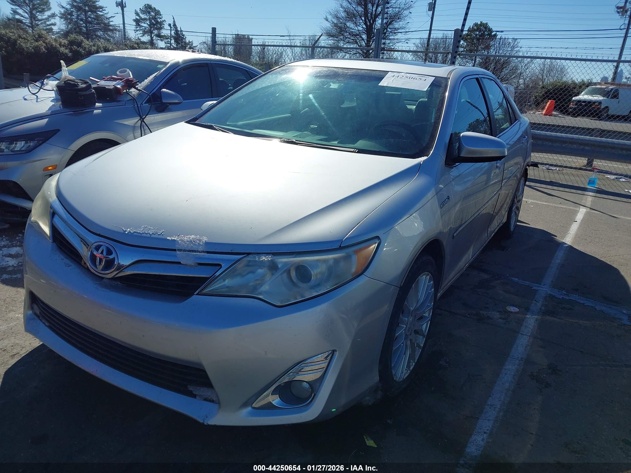 TOYOTA CAMRY image 2
