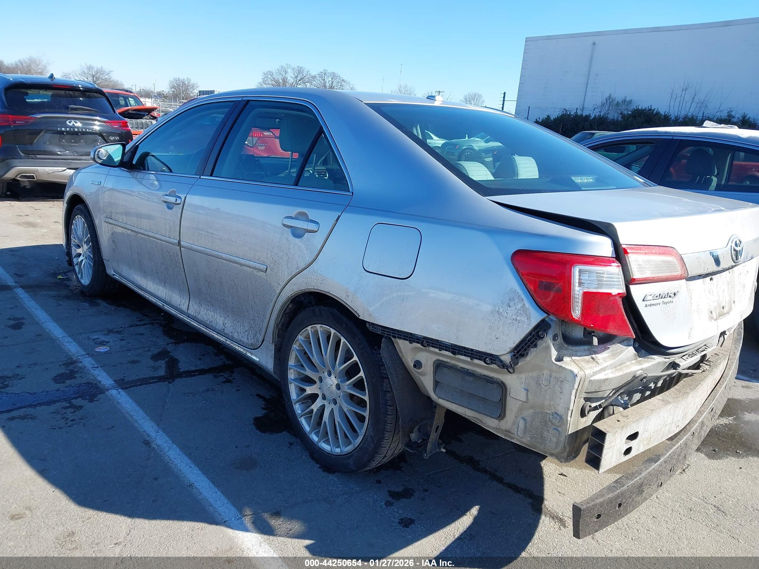 TOYOTA CAMRY image 3
