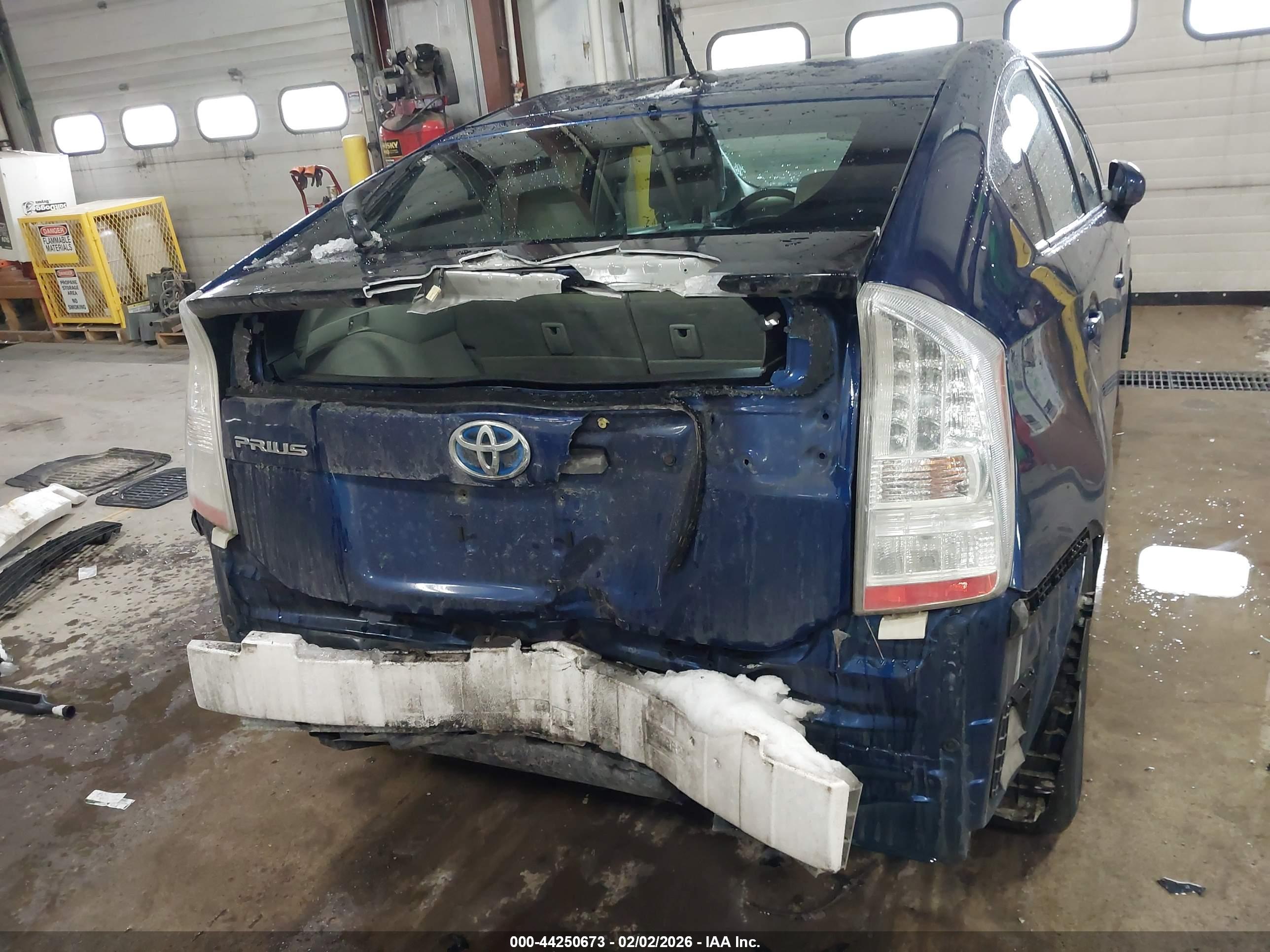 TOYOTA PRIUS image 6