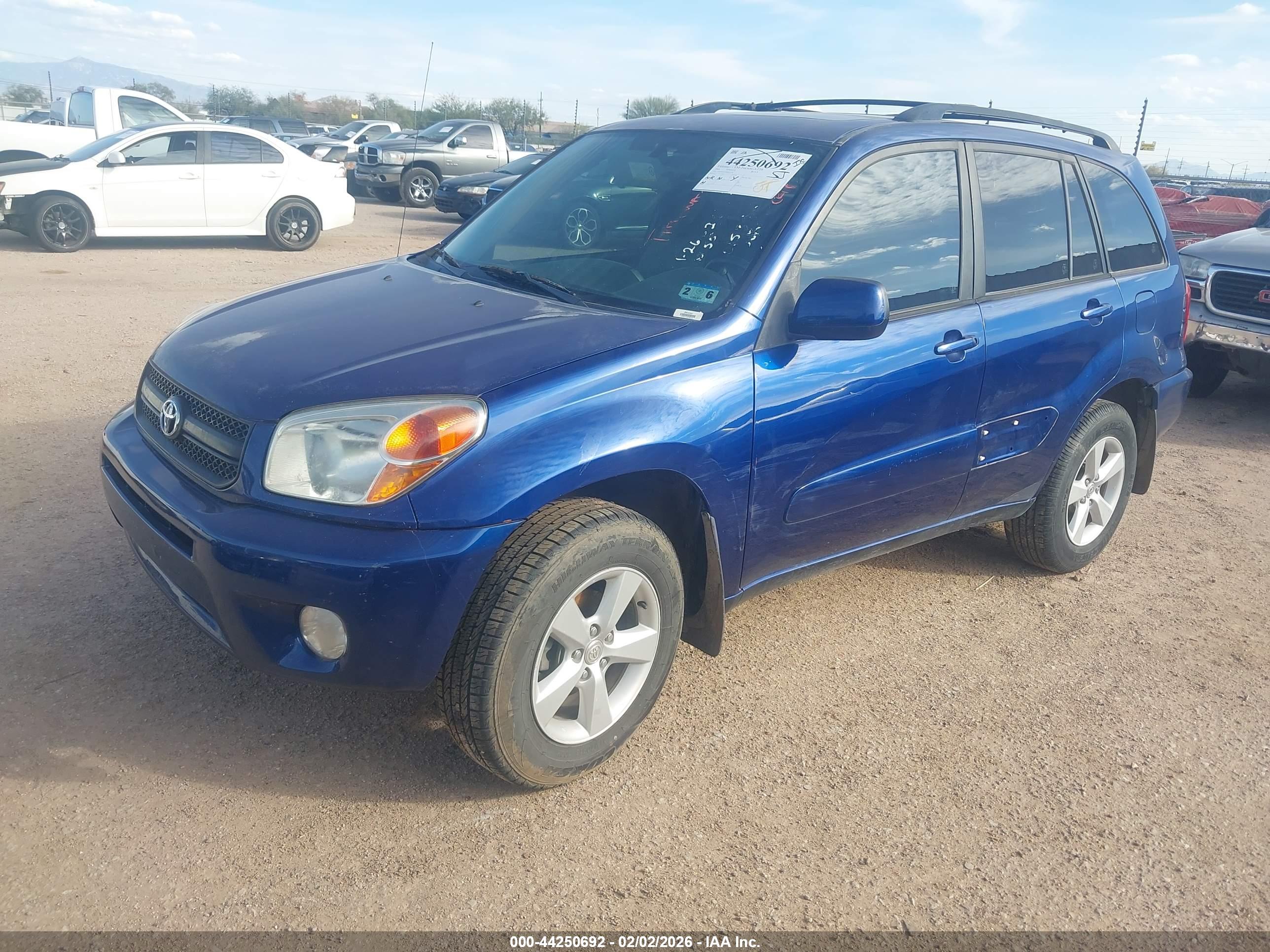 TOYOTA RAV4 image 2
