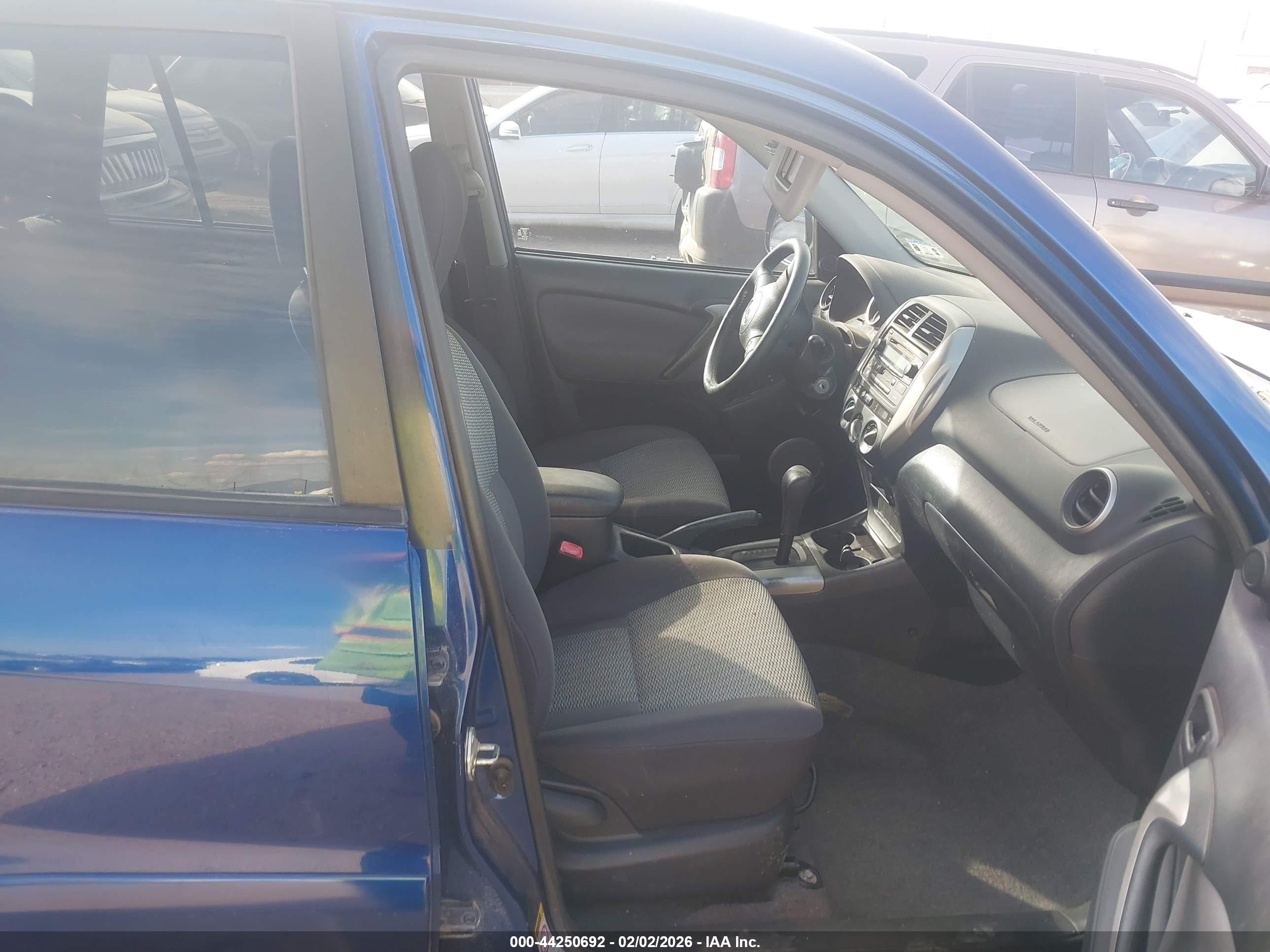 TOYOTA RAV4 image 5