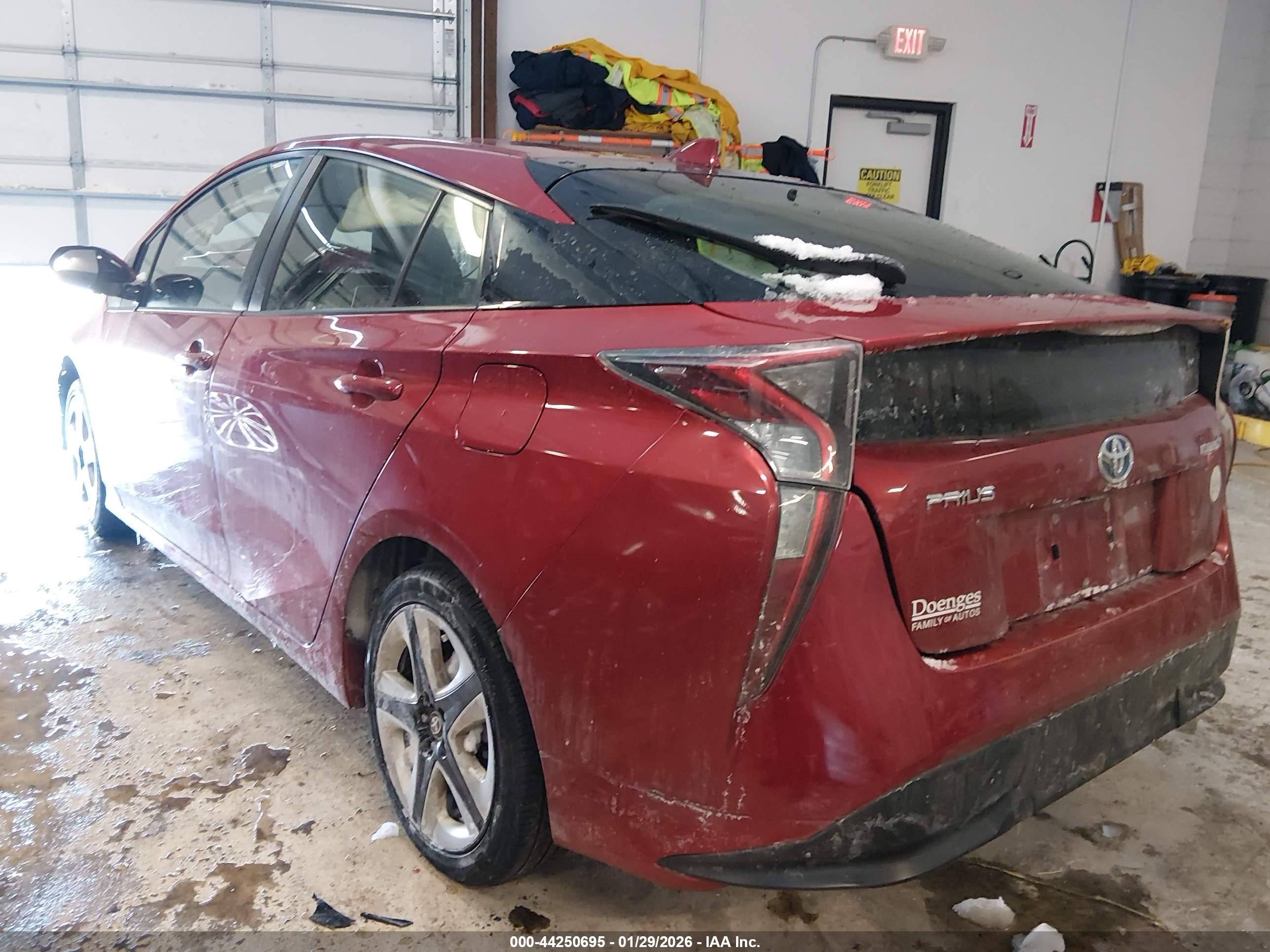 TOYOTA PRIUS image 3