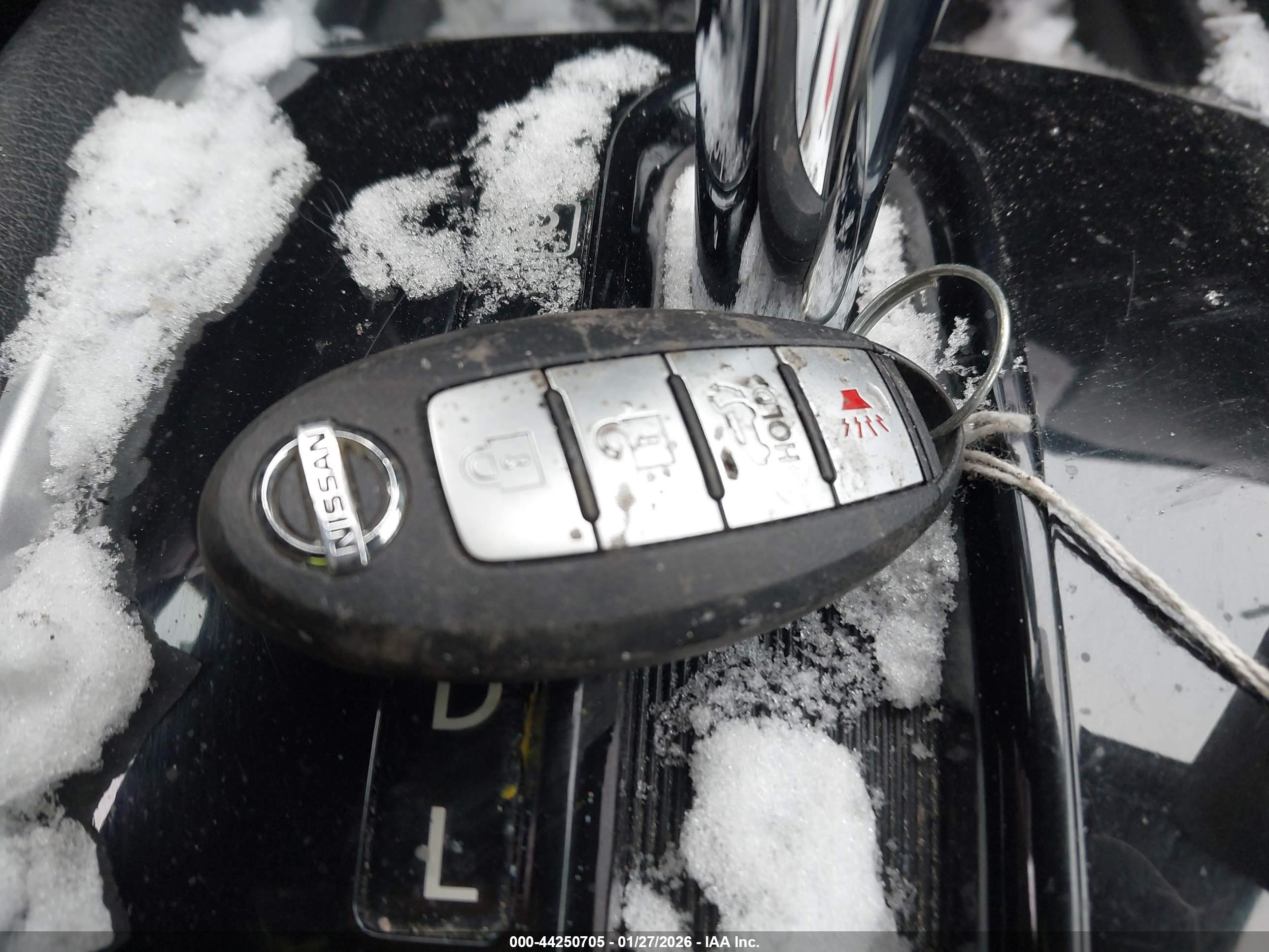 NISSAN ROGUE image 11