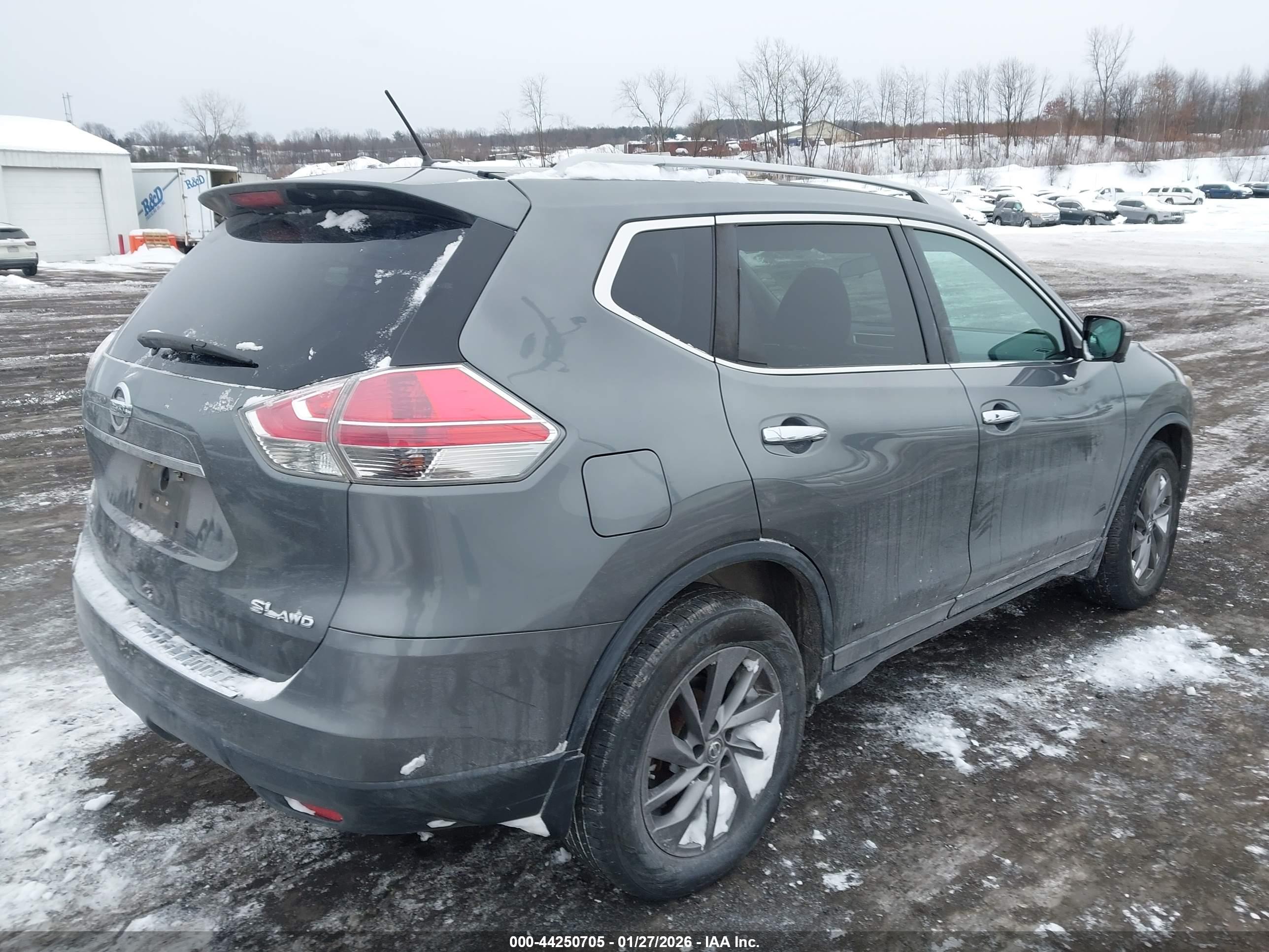 NISSAN ROGUE image 4